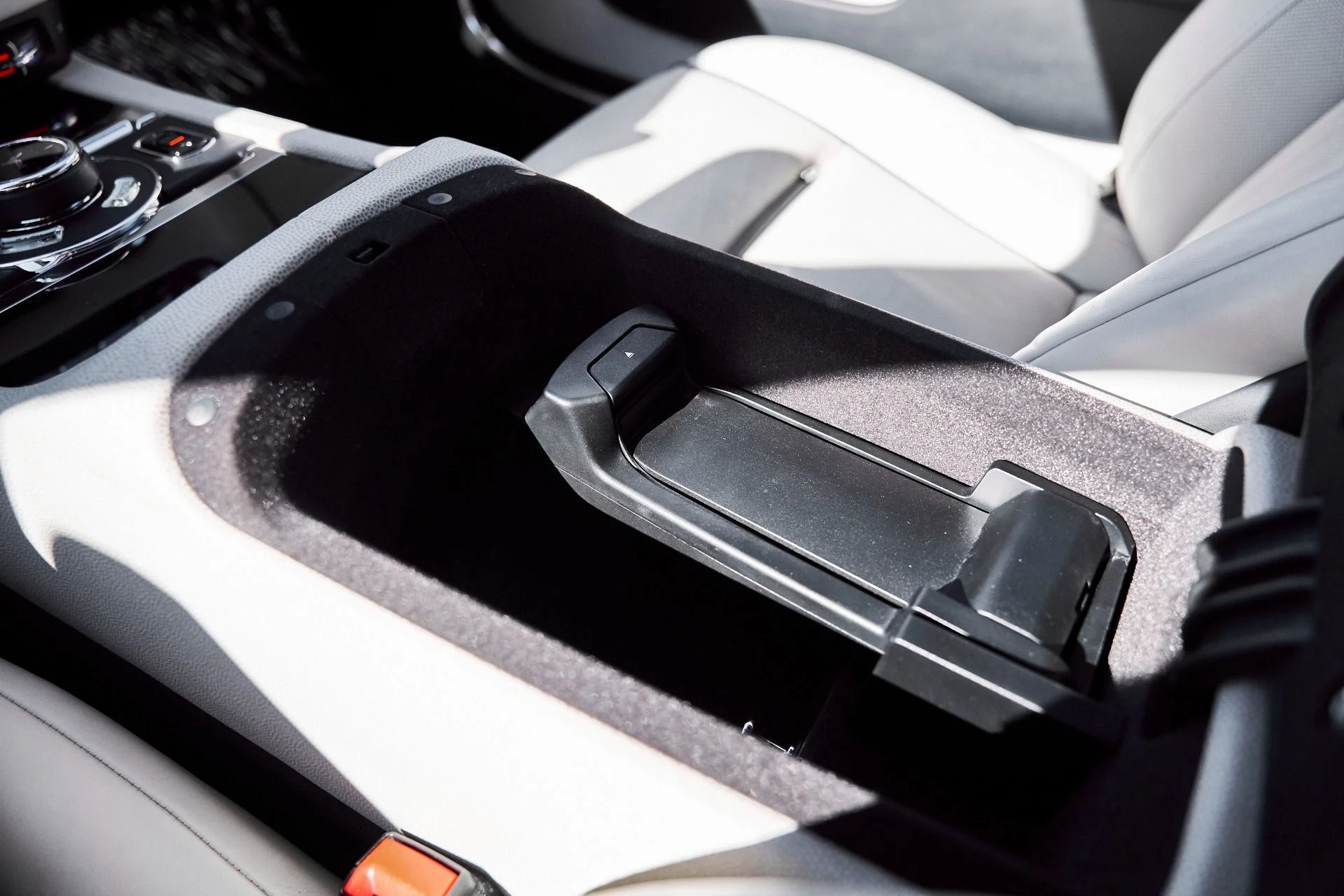 mph058_1496808379_Used_2015_Rolls_Royce_Wraith_1770669896_5470a1accc