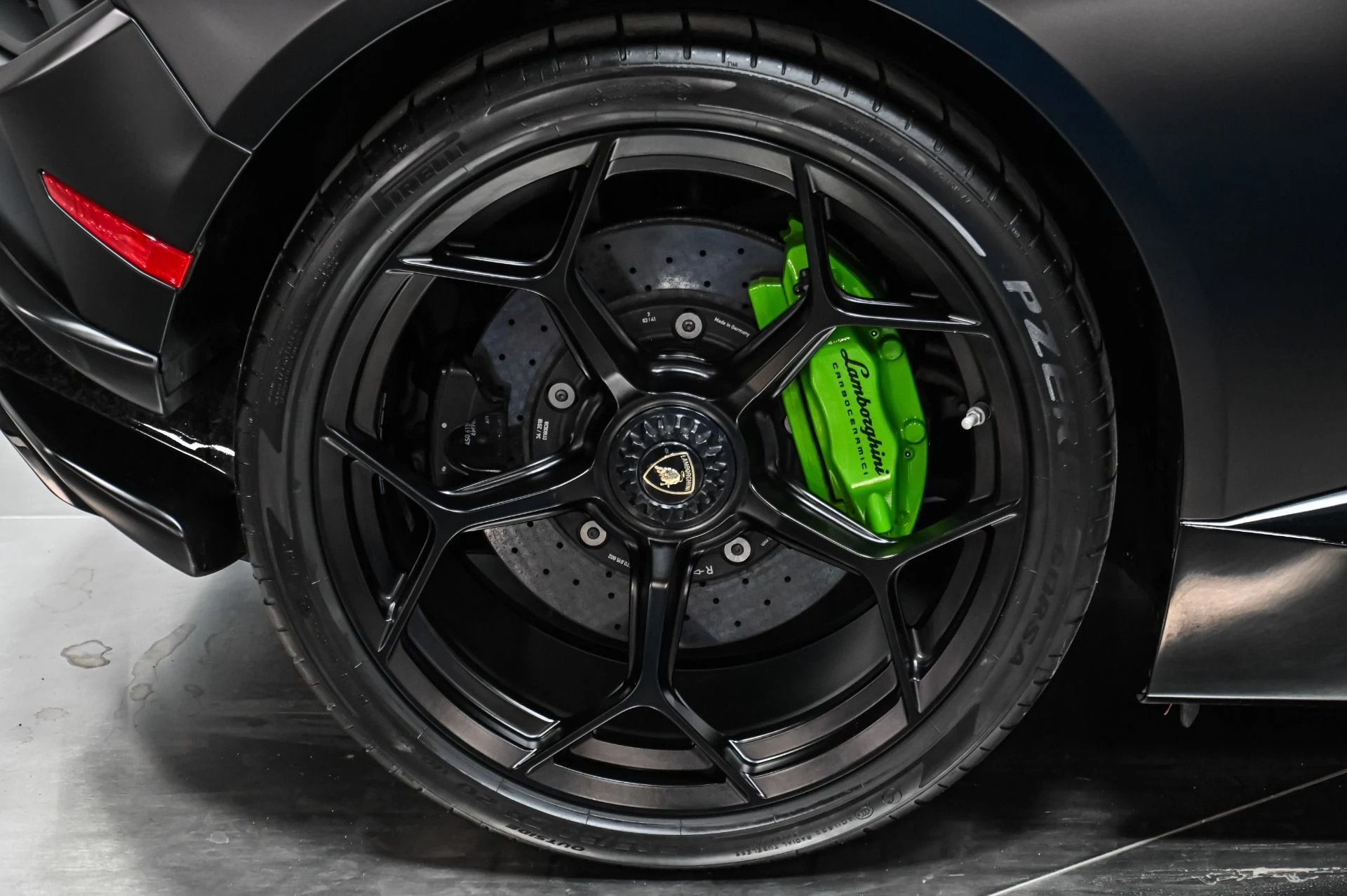 mph058_1536315385_Used_2019_Lamborghini_Huracan_Performante_1756916743_fb6281947b