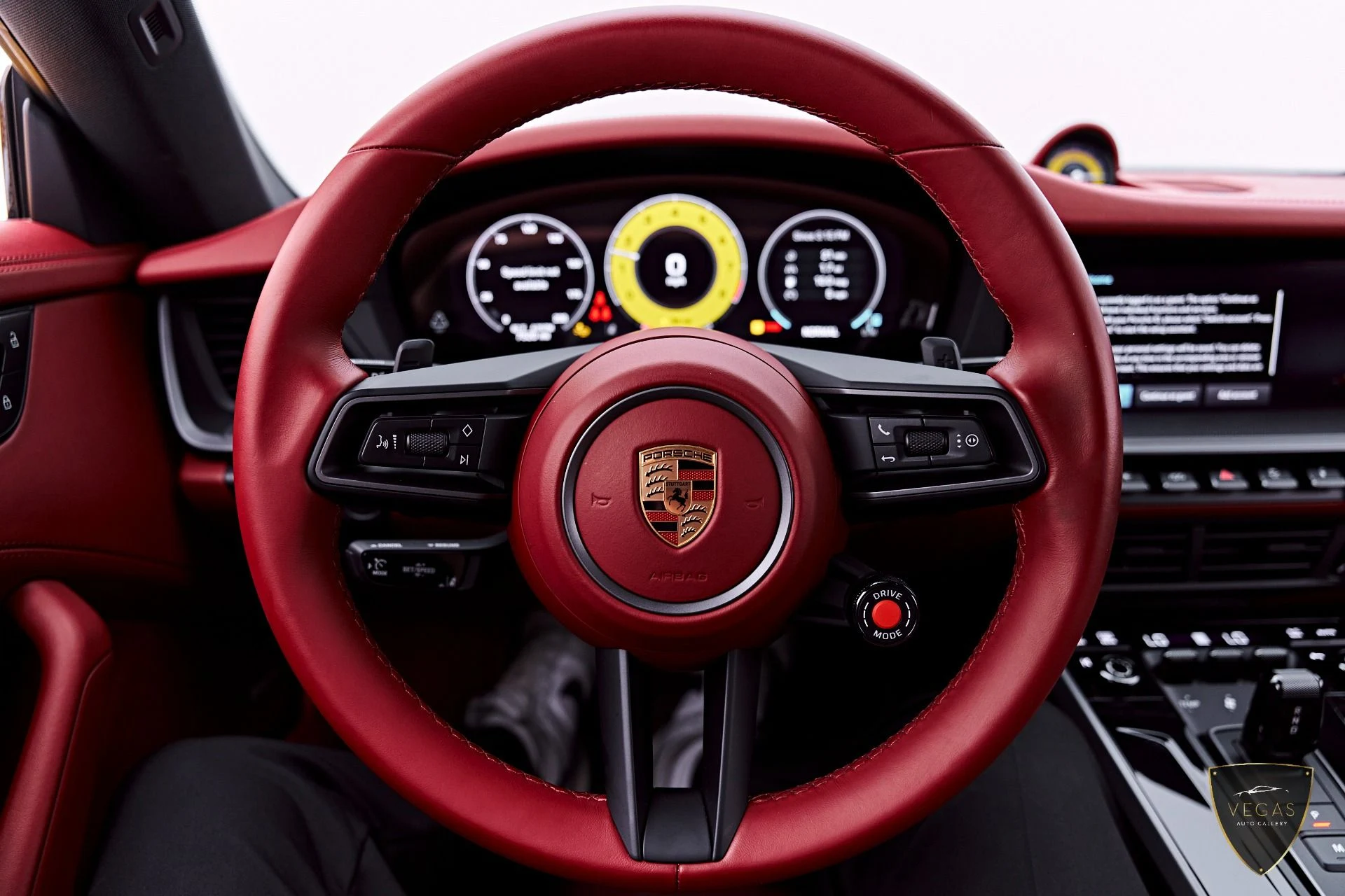 mph058_1551192421_Used_2025_Porsche_911_Carrera_1784942602_092e7d2985