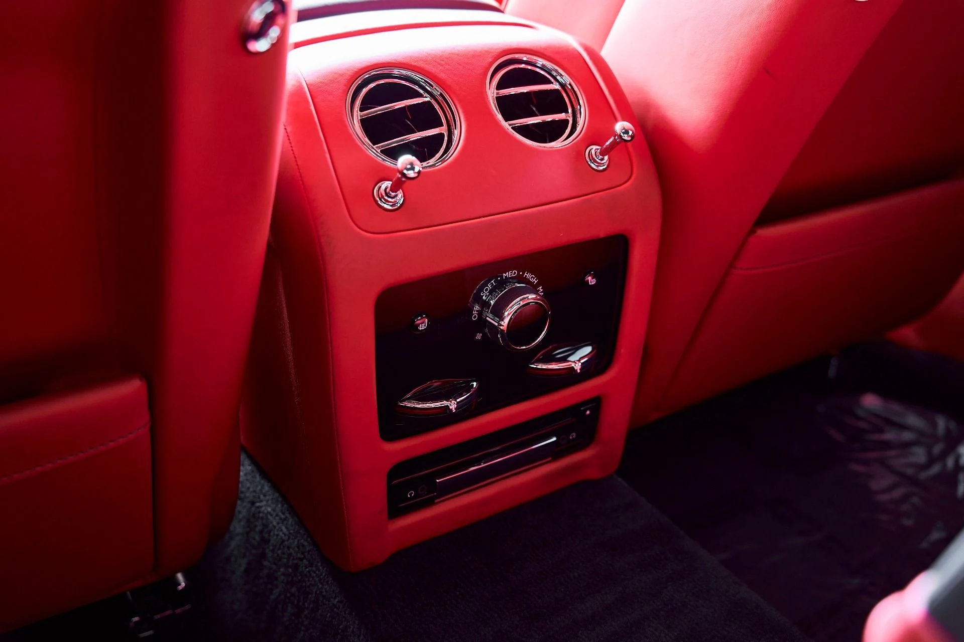 mph058_1552981336_Used_2022_Rolls_Royce_Ghost_Base_1772766079_267adf1029