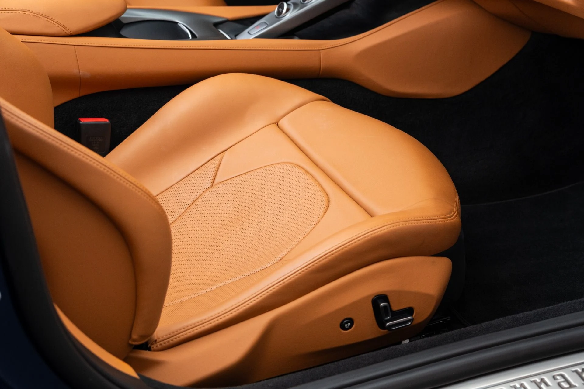 mph058_1557429339_Used_2022_Ferrari_Portofino_M_1770268435_85a47154ce