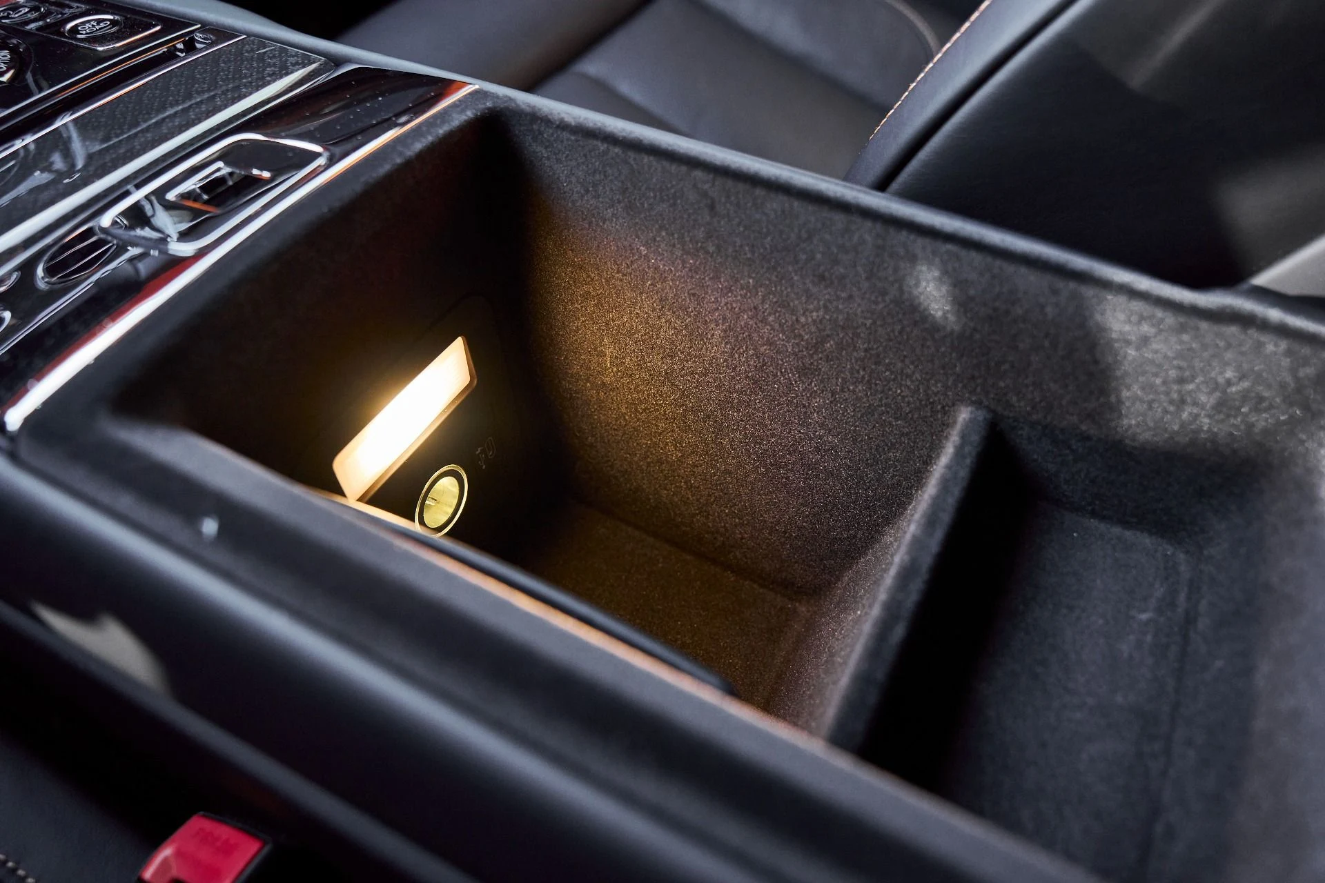 mph058_160545791_Used_2022_Rolls_Royce_Cullinan_Black_Badge_1768359542_a7a3274c66