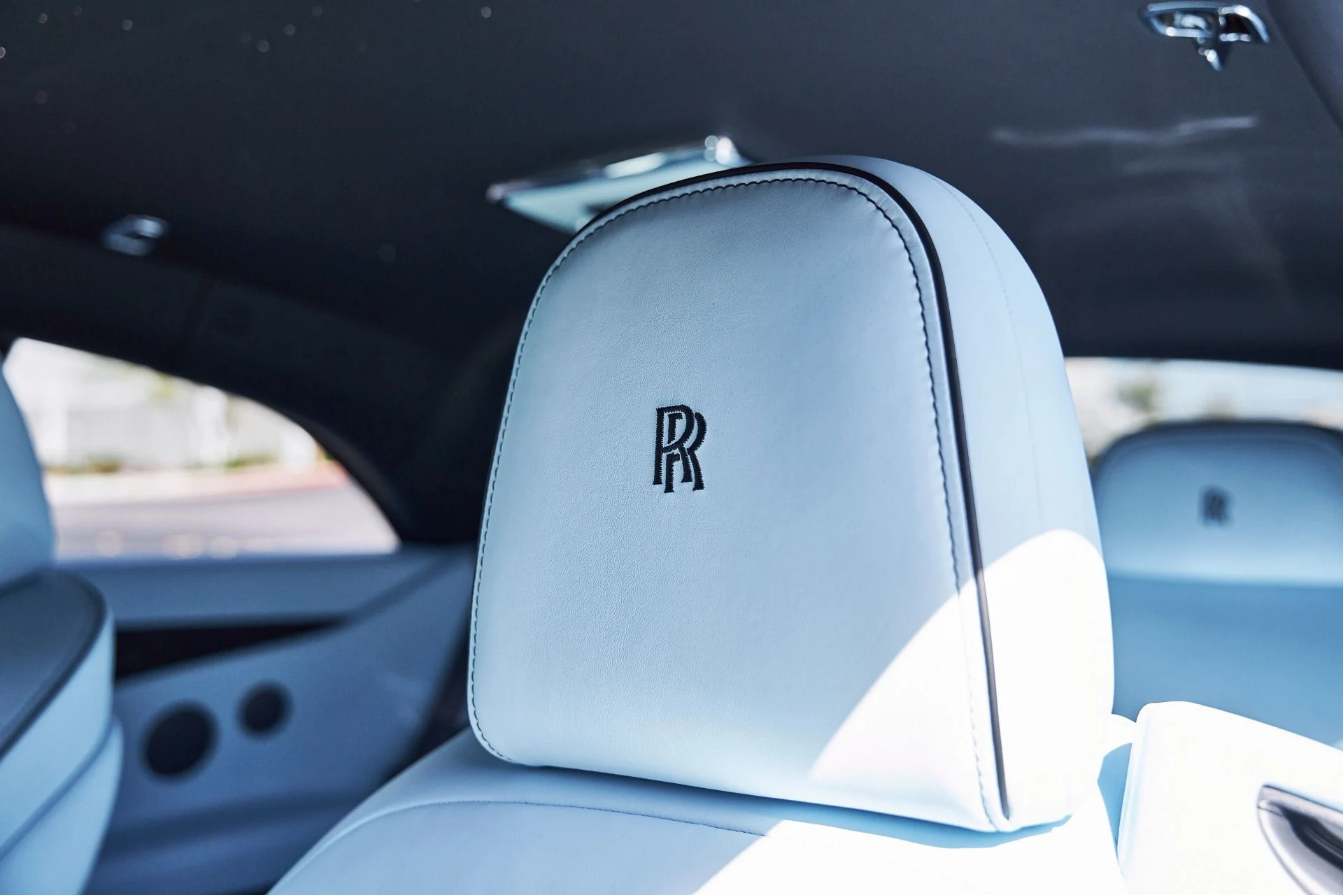 mph058_1640729721_Used_2025_Rolls_Royce_Spectre_Base_1773452559_bef37069df