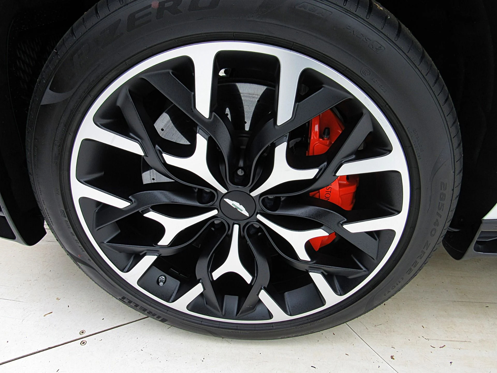 mph058_1654944312_Used_2023_Aston_Martin_DBX_707_572b7887e9