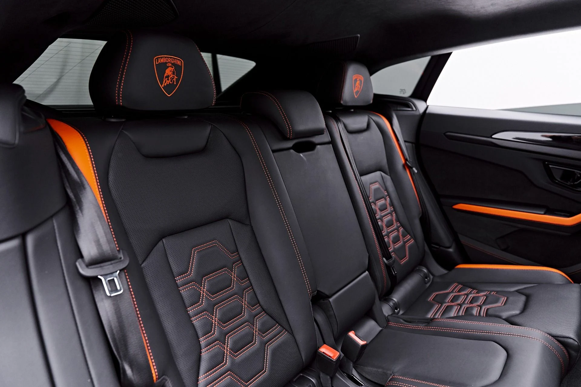 mph058_1748093181_Used_2025_Lamborghini_Urus_SE_1788282755_f8b17730b6