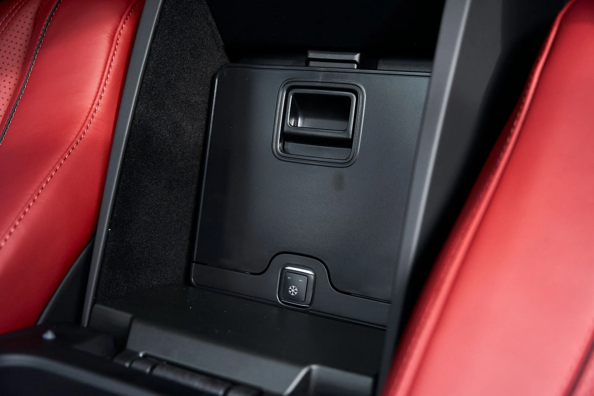 mph058_1856463190_Used_2026_Mercedes_Benz_GLS_Maybach_GLS_600_1769136384_bb005b3615