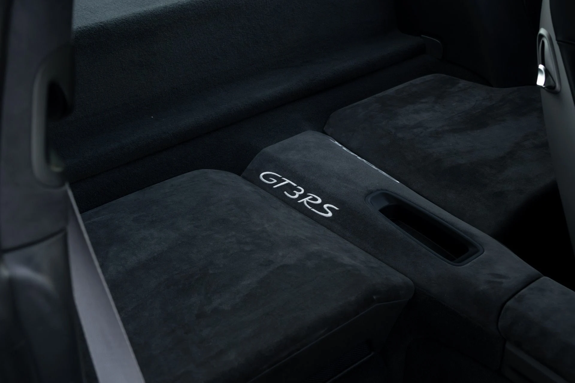 mph058_1885660747_Used_2016_Porsche_911_GT_3_RS_1761756649_896cdb498d