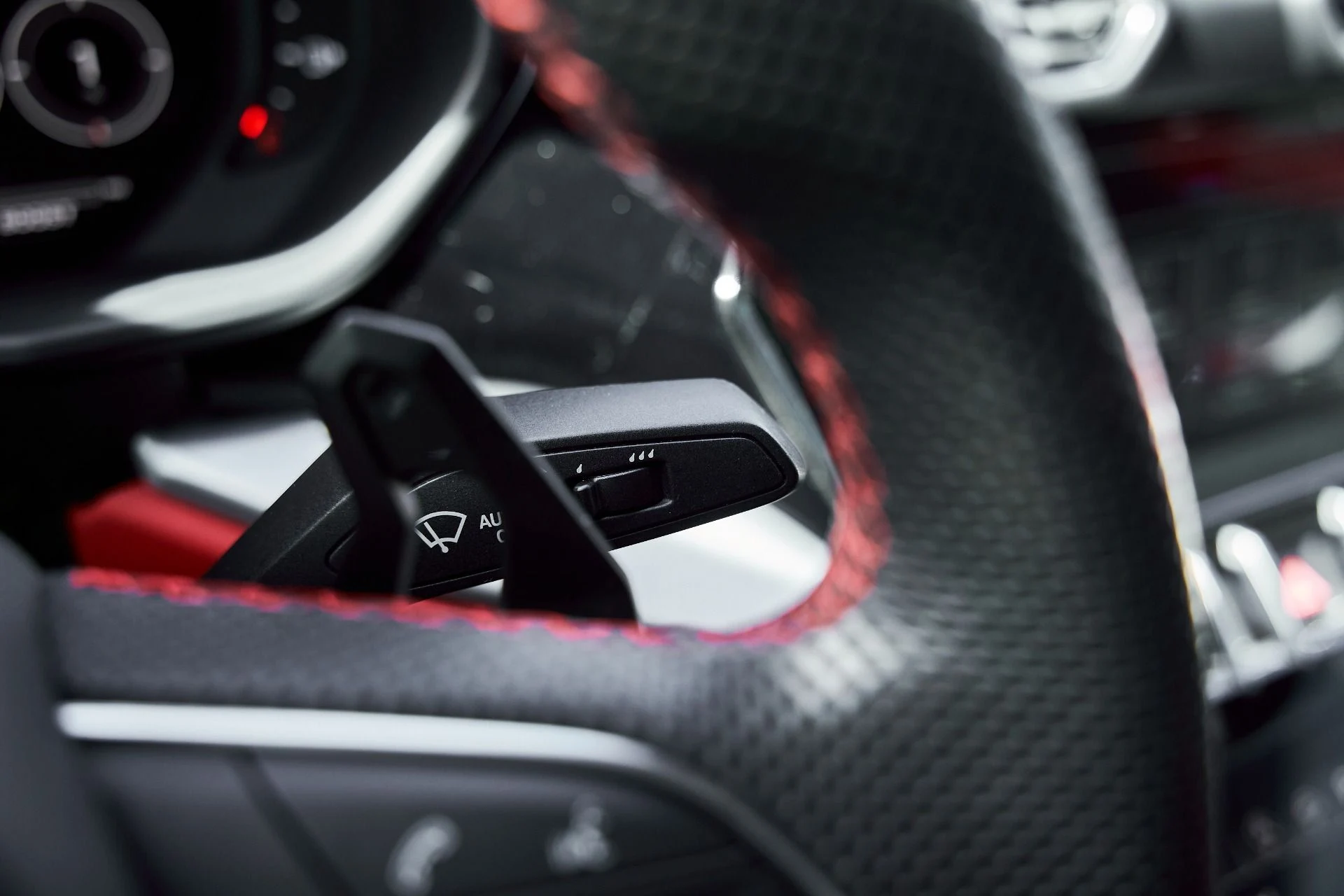 mph058_1889166275_Used_2021_Lamborghini_Urus_1771987877_38b2c7a57c