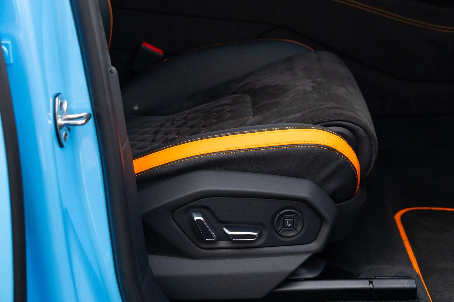 mph058_193036929_Used_2024_Lamborghini_Urus_S_1773951175_26a92f53bd