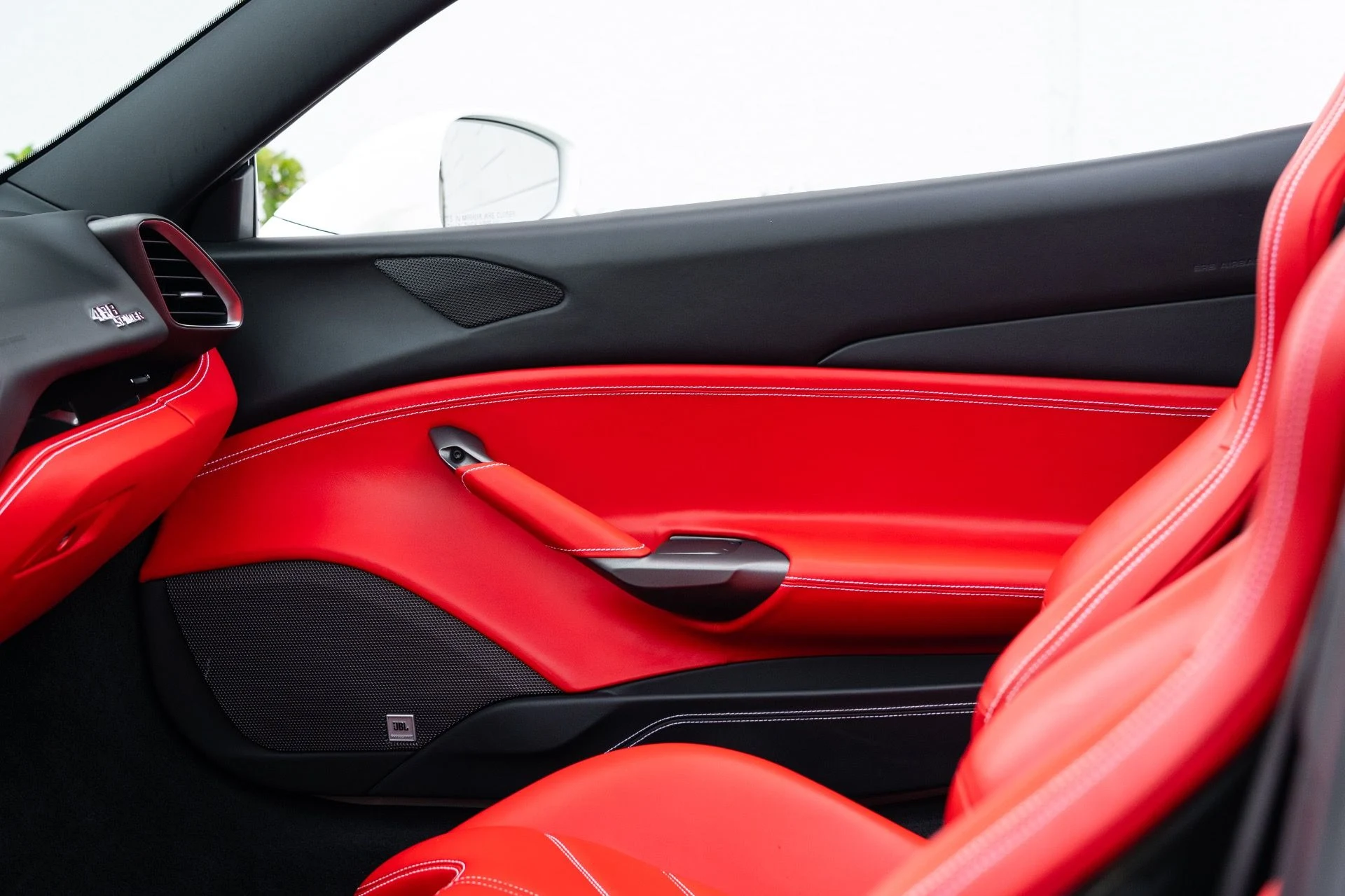 mph058_1947875648_Used_2018_Ferrari_488_Spider_1779900992_7a9072eeaa