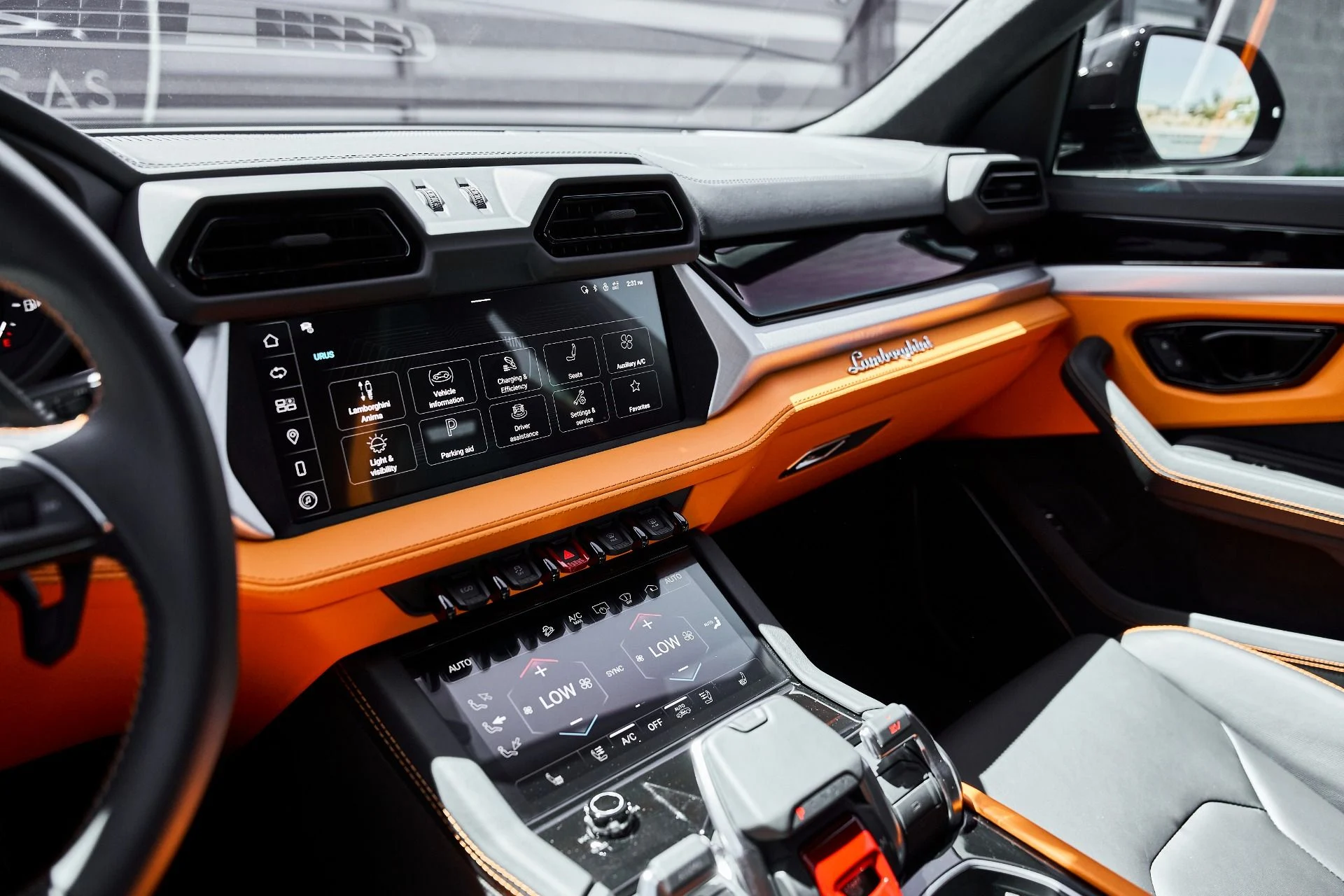 mph058_1970649383_Used_2025_Lamborghini_Urus_SE_1779992062_9dc8eea720