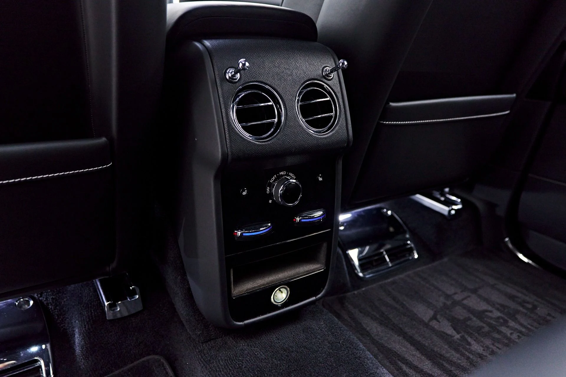 mph058_197936683_Used_2023_Rolls_Royce_Cullinan_Base_1756252121_b32b801a27