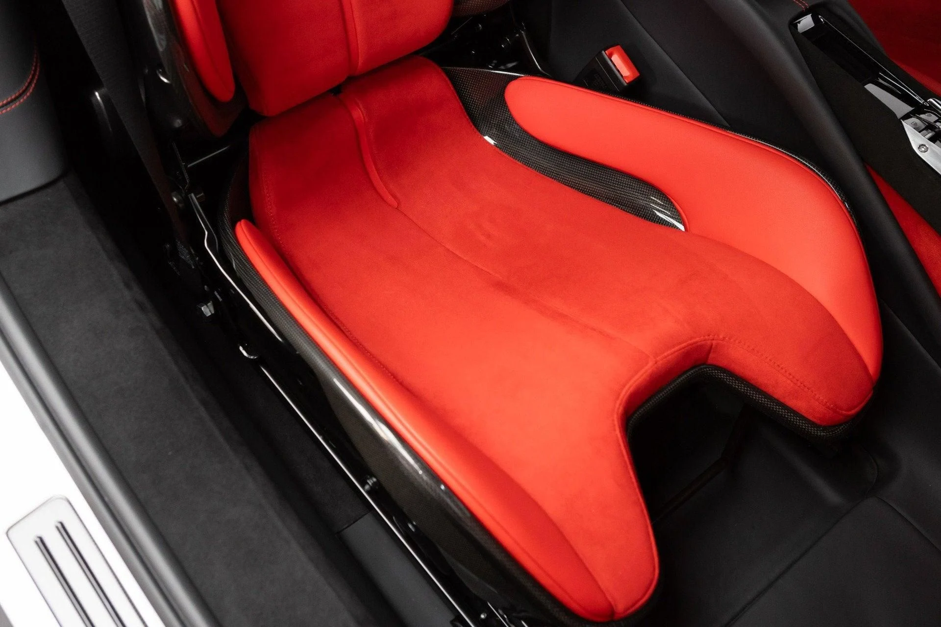 mph058_2016913753_Used_2024_Ferrari_296_GTB_1777368323_8eda497929