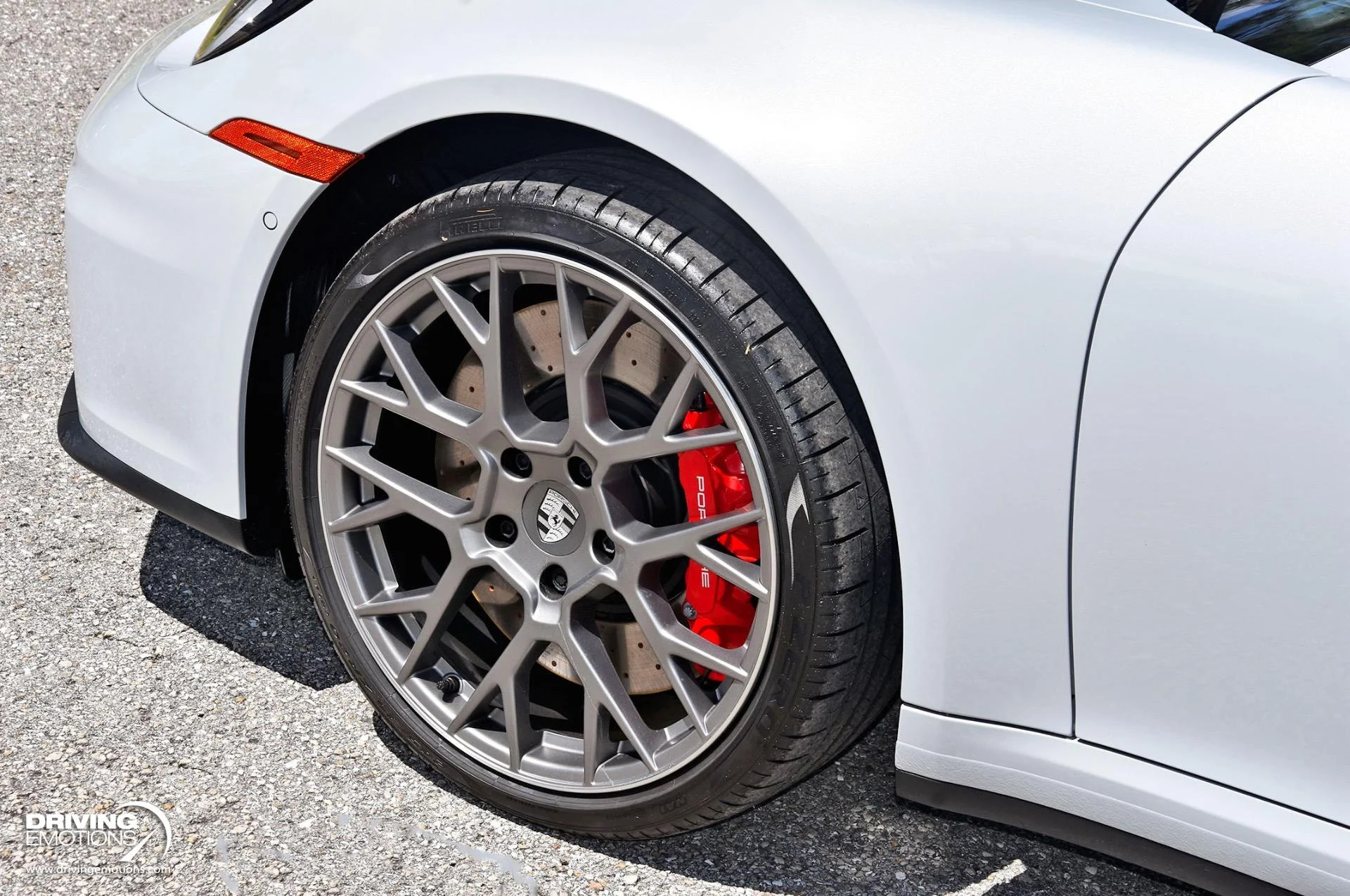 mph058_2022824923_898_p59_l_b9f6806900