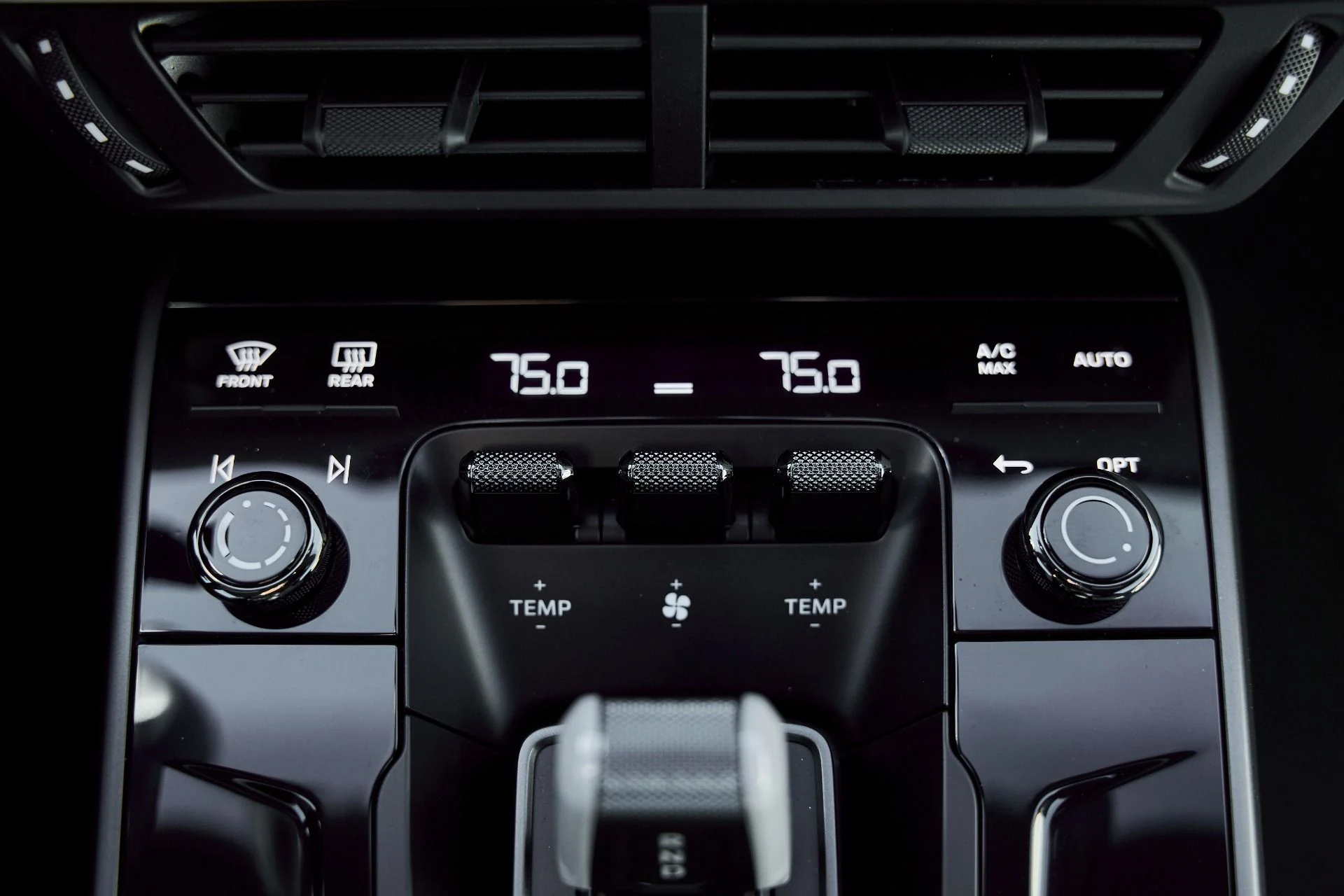 mph058_2111687491_Used_2025_Porsche_911_Carrera_1768012406_9162a73ce0