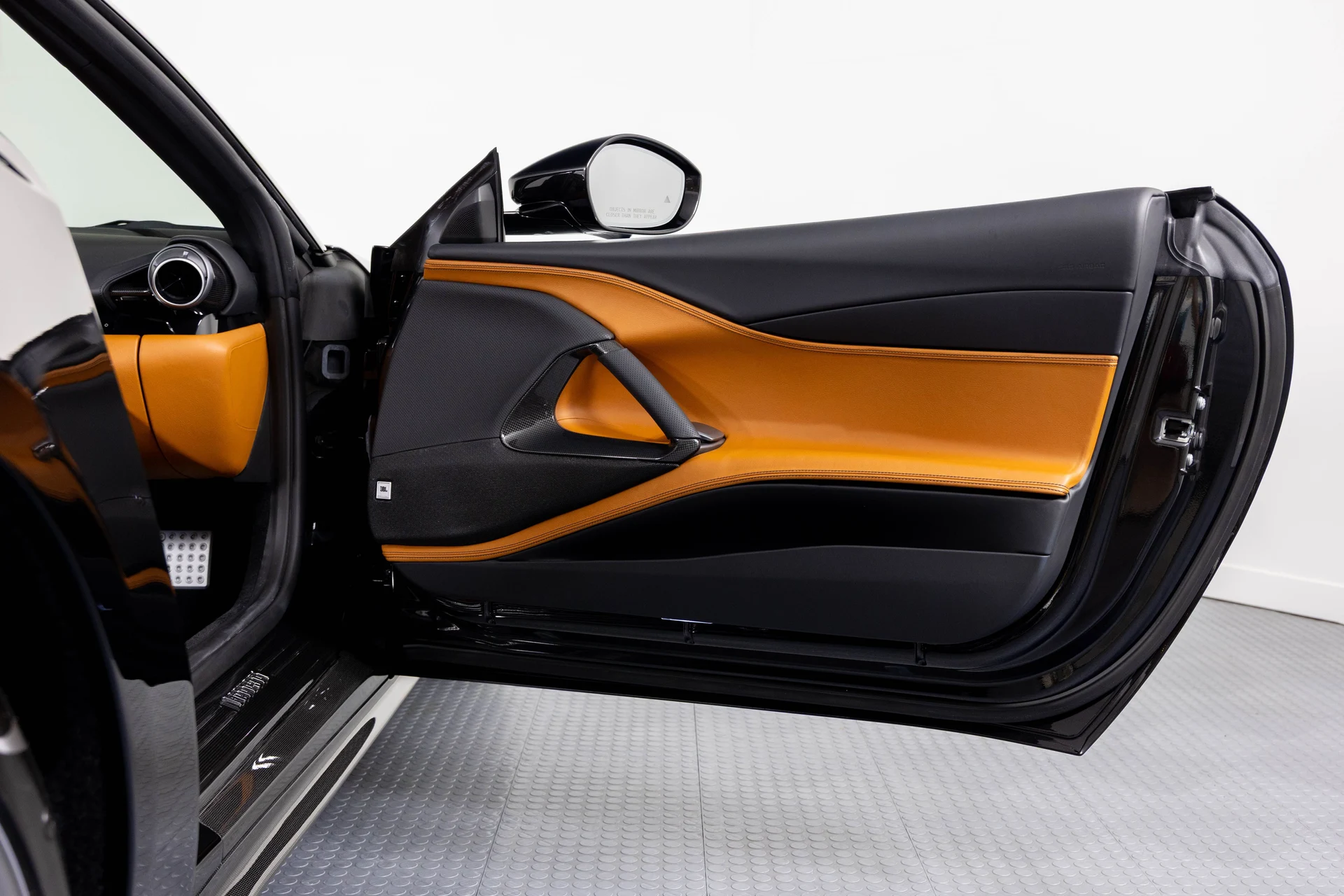 mph058_2122144289_a2184115f1a745d17328c8a7bbbbf57c_afdd348118