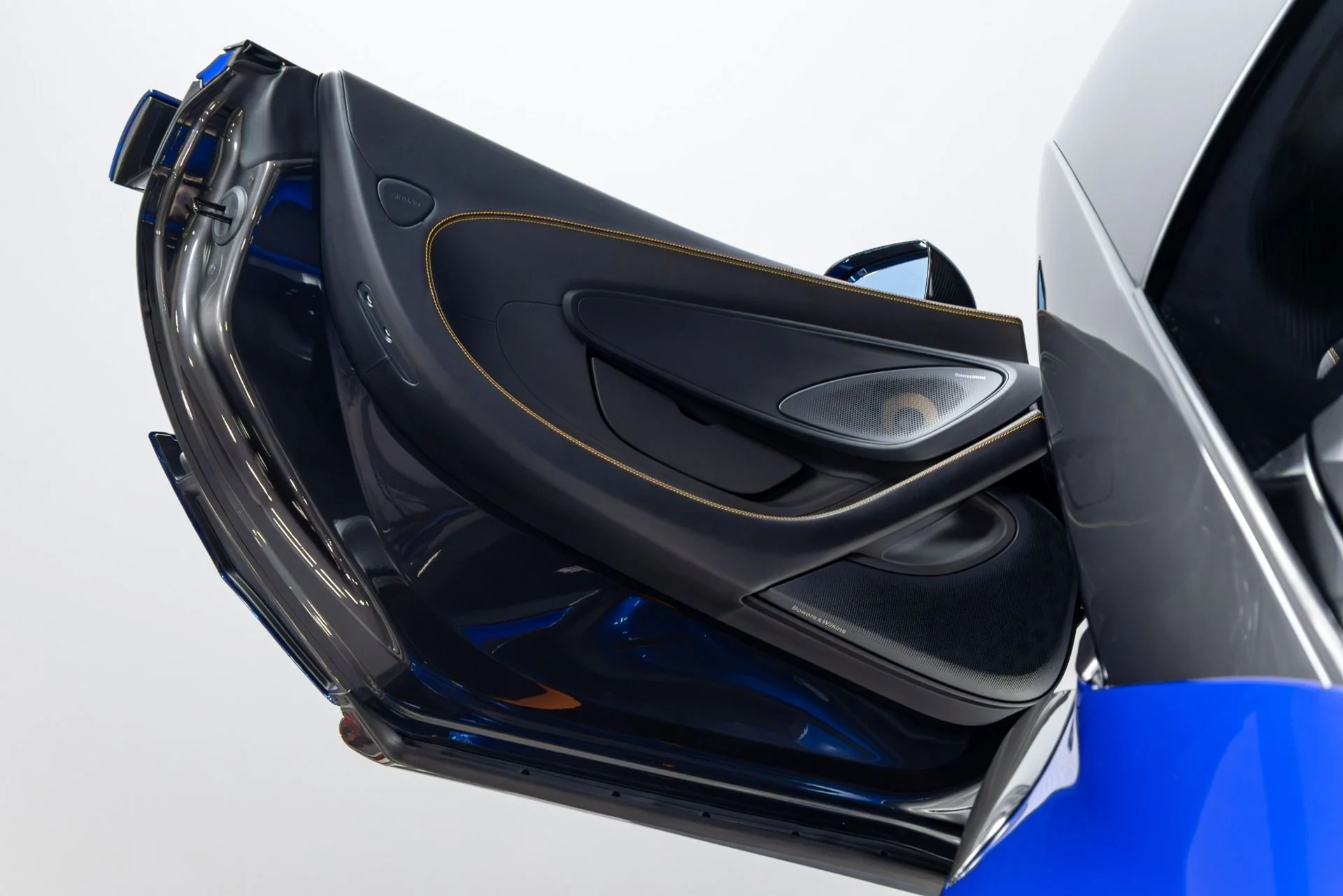 mph058_2126082503_Used_2019_Mc_Laren_600_LT_Base_1785769323_5a911aea31