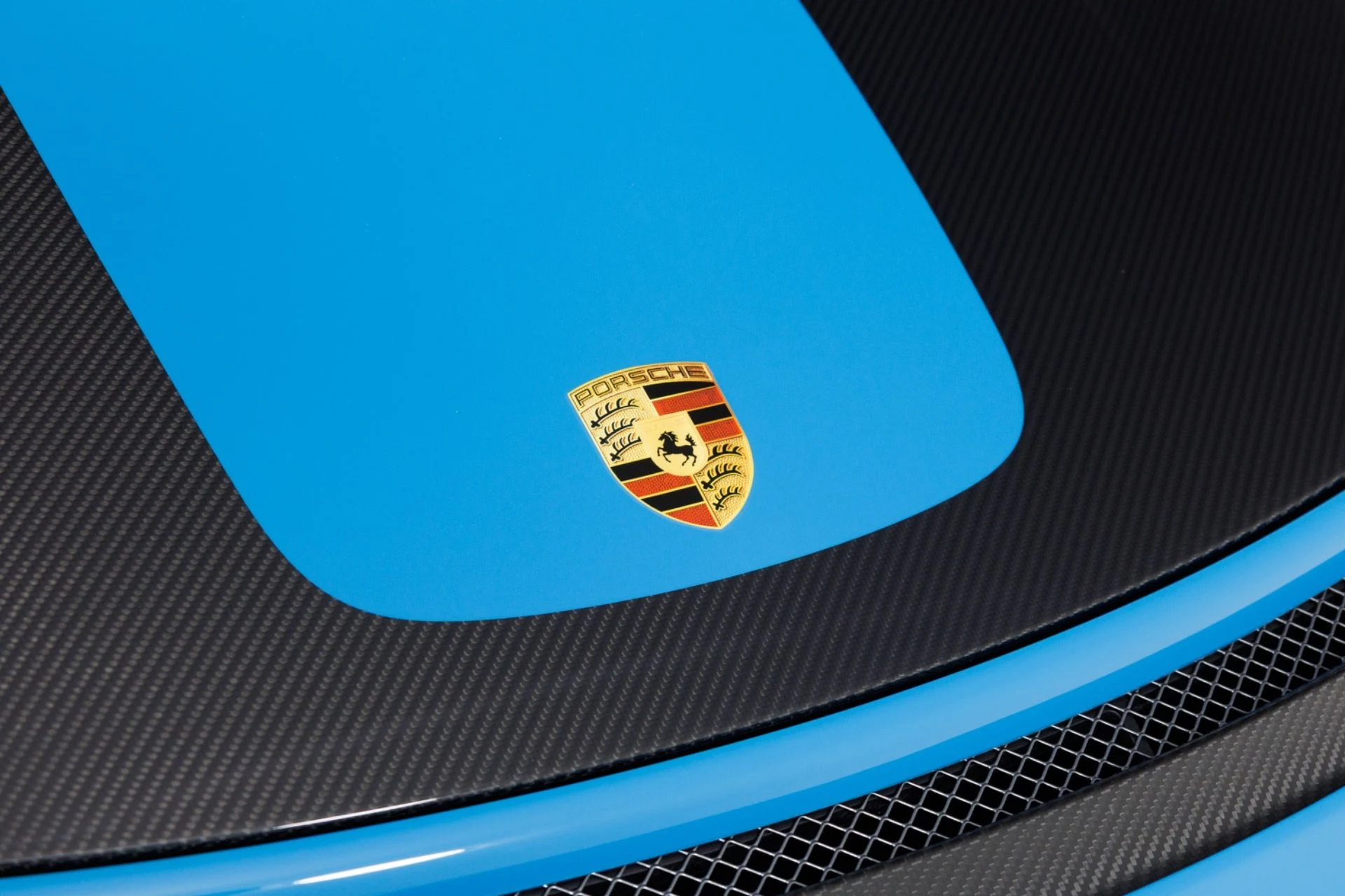 mph058_2140538556_Used_2019_Porsche_911_GT_2_RS_1792013920_1ad2b75bcf