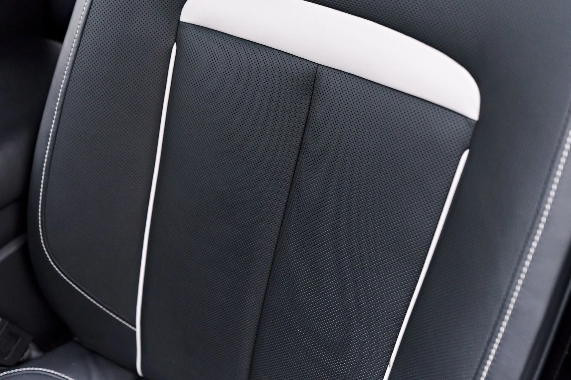 mph058_2146894009_Used_2023_Rolls_Royce_Cullinan_Base_1754606865_078790b90d