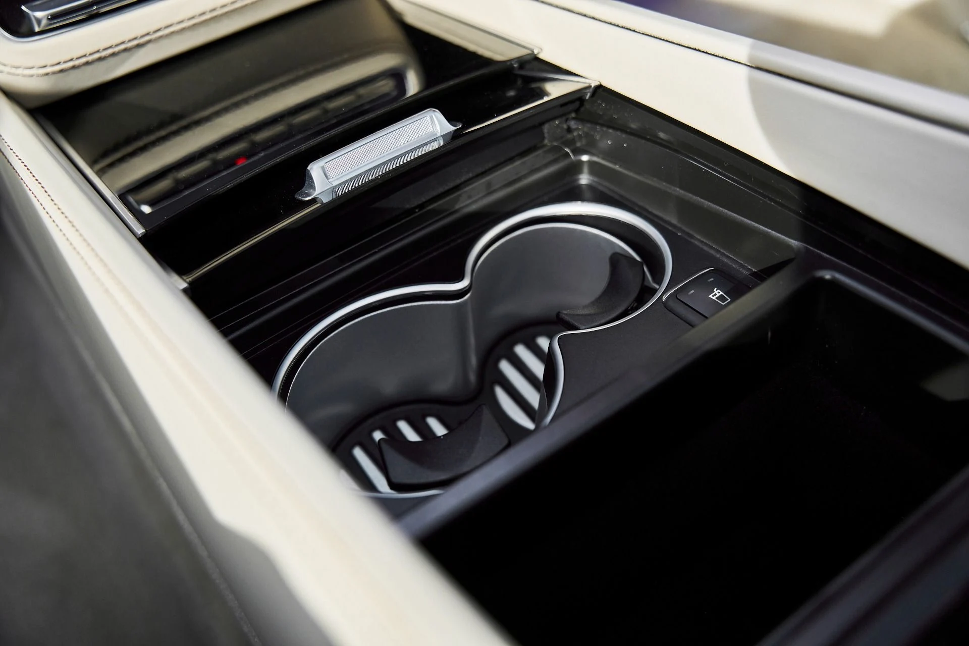 mph058_2208427005_Used_2022_Mercedes_Benz_GLS_Maybach_GLS_600_1769655673_bd1ca3bee3