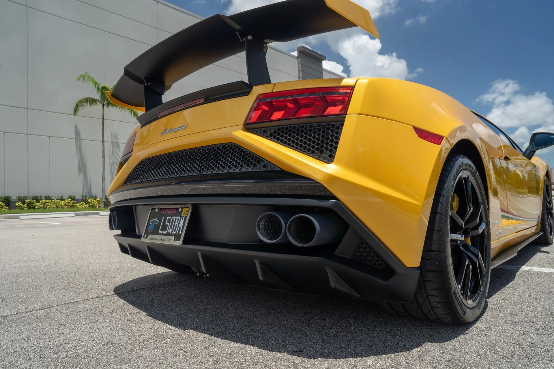 mph058_2242935899_Used_2014_Lamborghini_Gallardo_LP_570_4_Squadra_Corse_1755029658_40fc2d7a4c