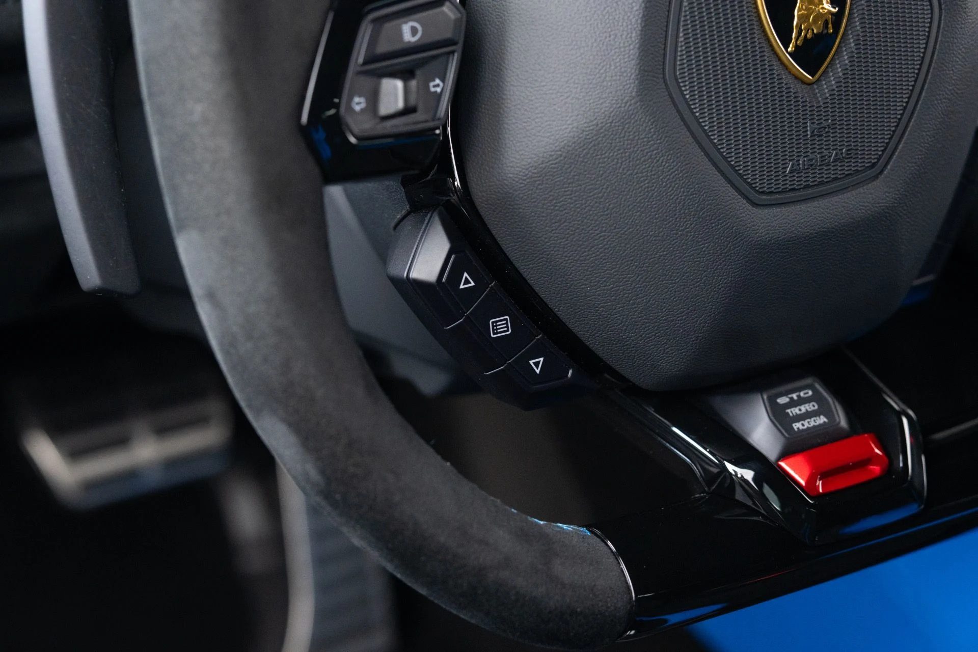 mph058_2243918698_Used_2023_Lamborghini_Huracan_STO_1770160431_faef0690a6