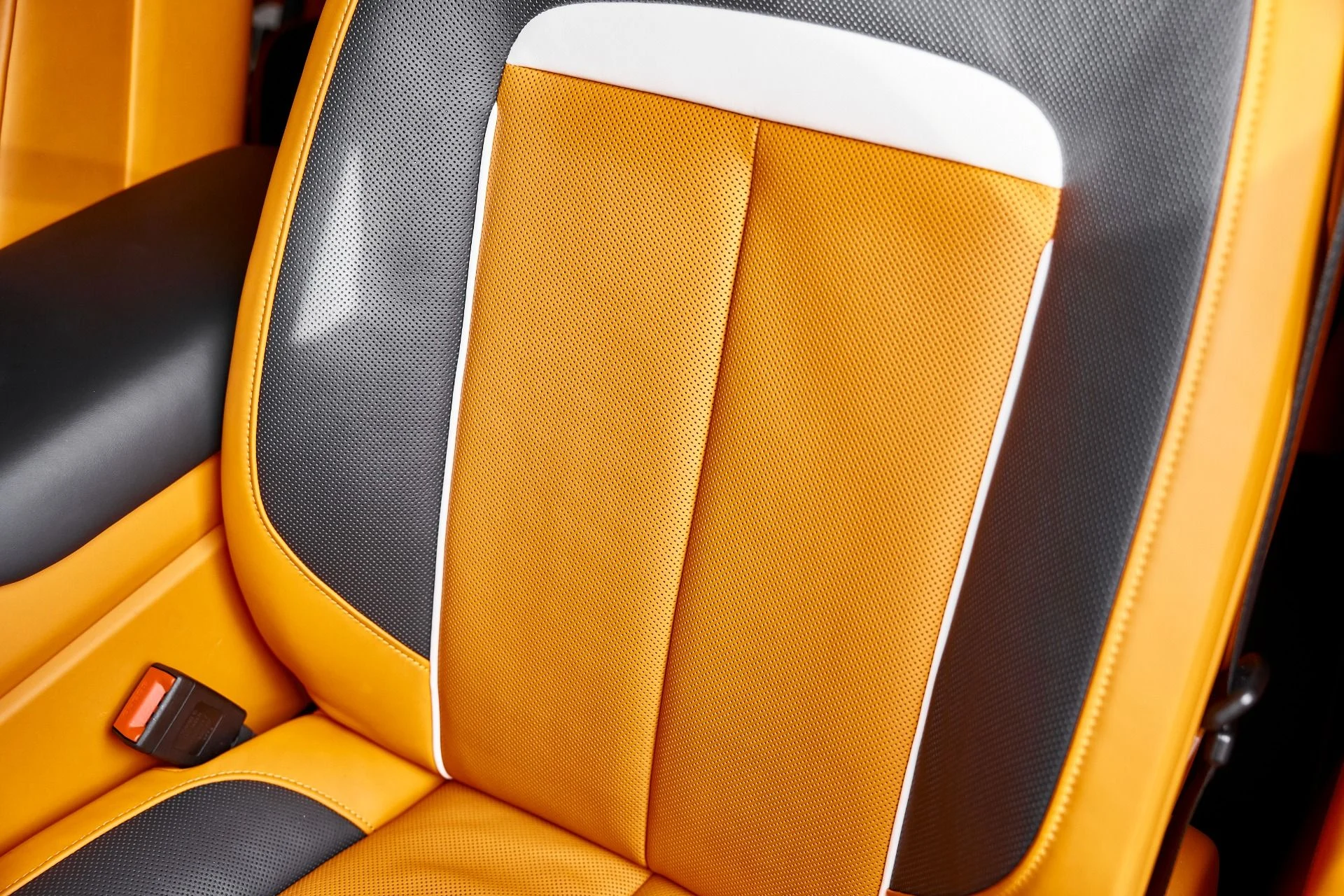 mph058_2253523184_Used_2025_Rolls_Royce_Cullinan_Base_1770950922_e3761d8b58