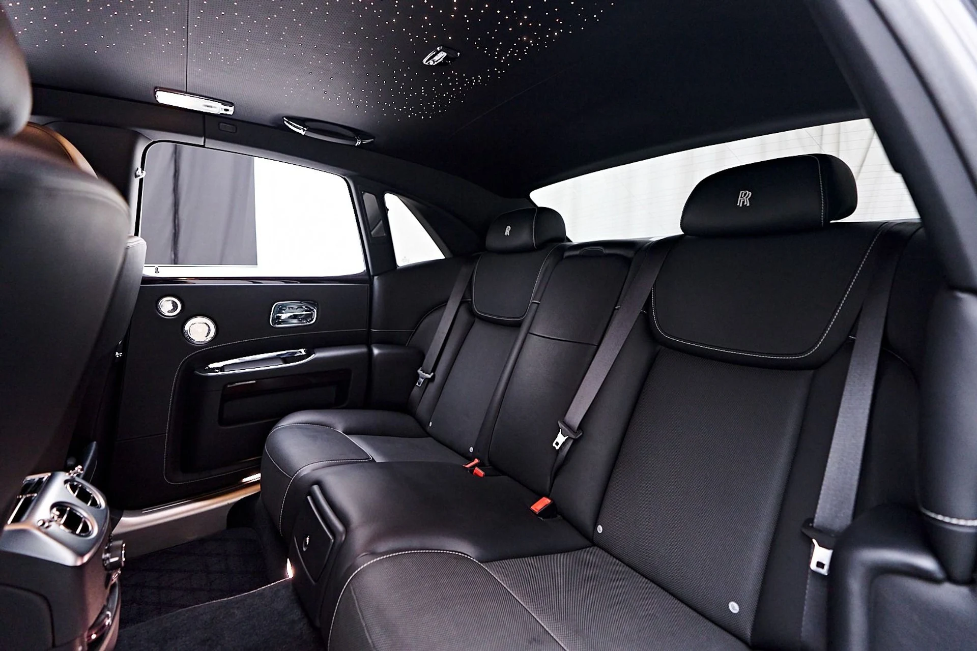 mph058_2256040019_Used_2019_Rolls_Royce_Ghost_Base_1744847276_f59a55b0fe