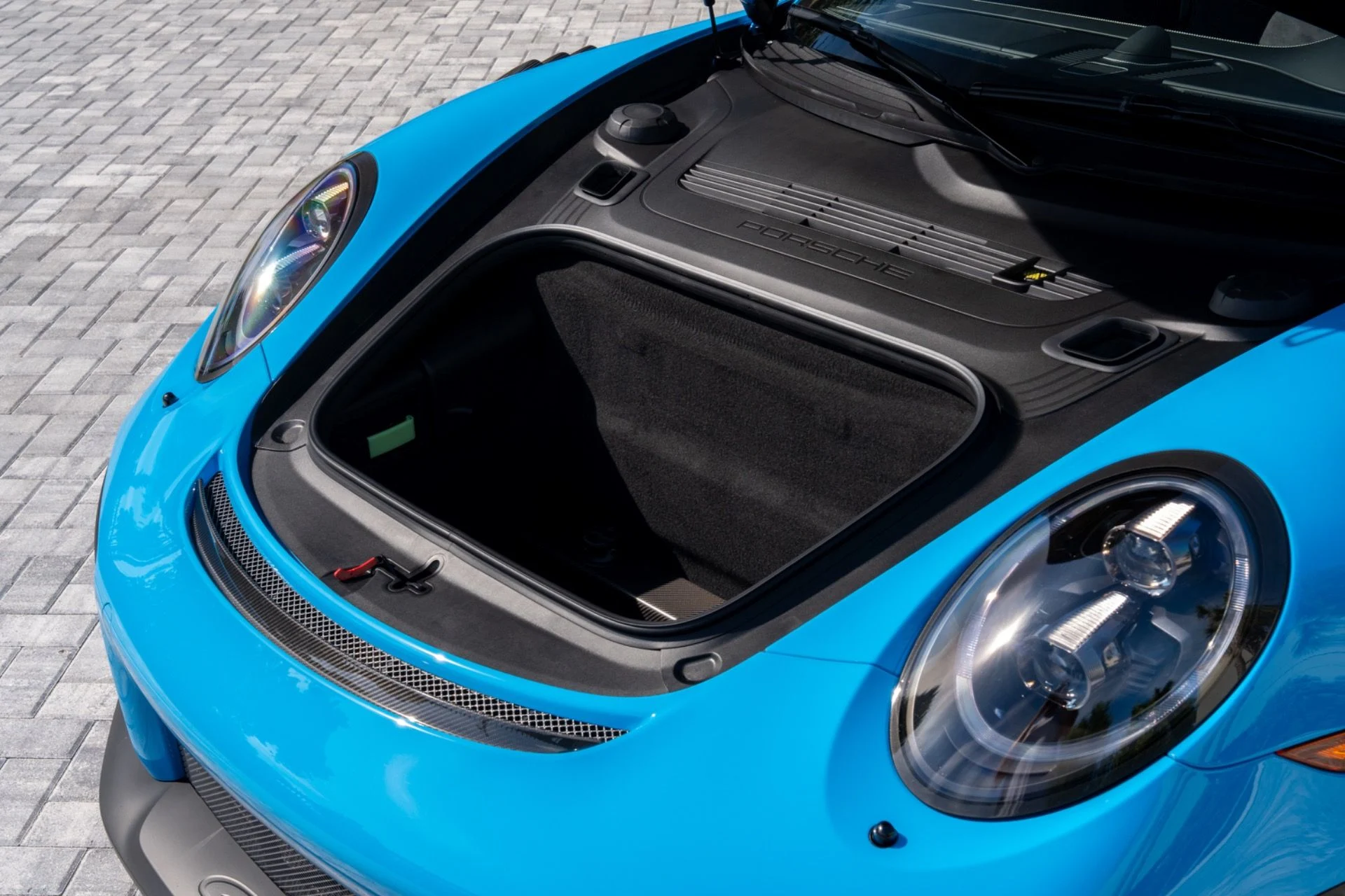 mph058_2258340264_Used_2018_Porsche_911_GT_2_RS_1791309747_a7496ba5c9