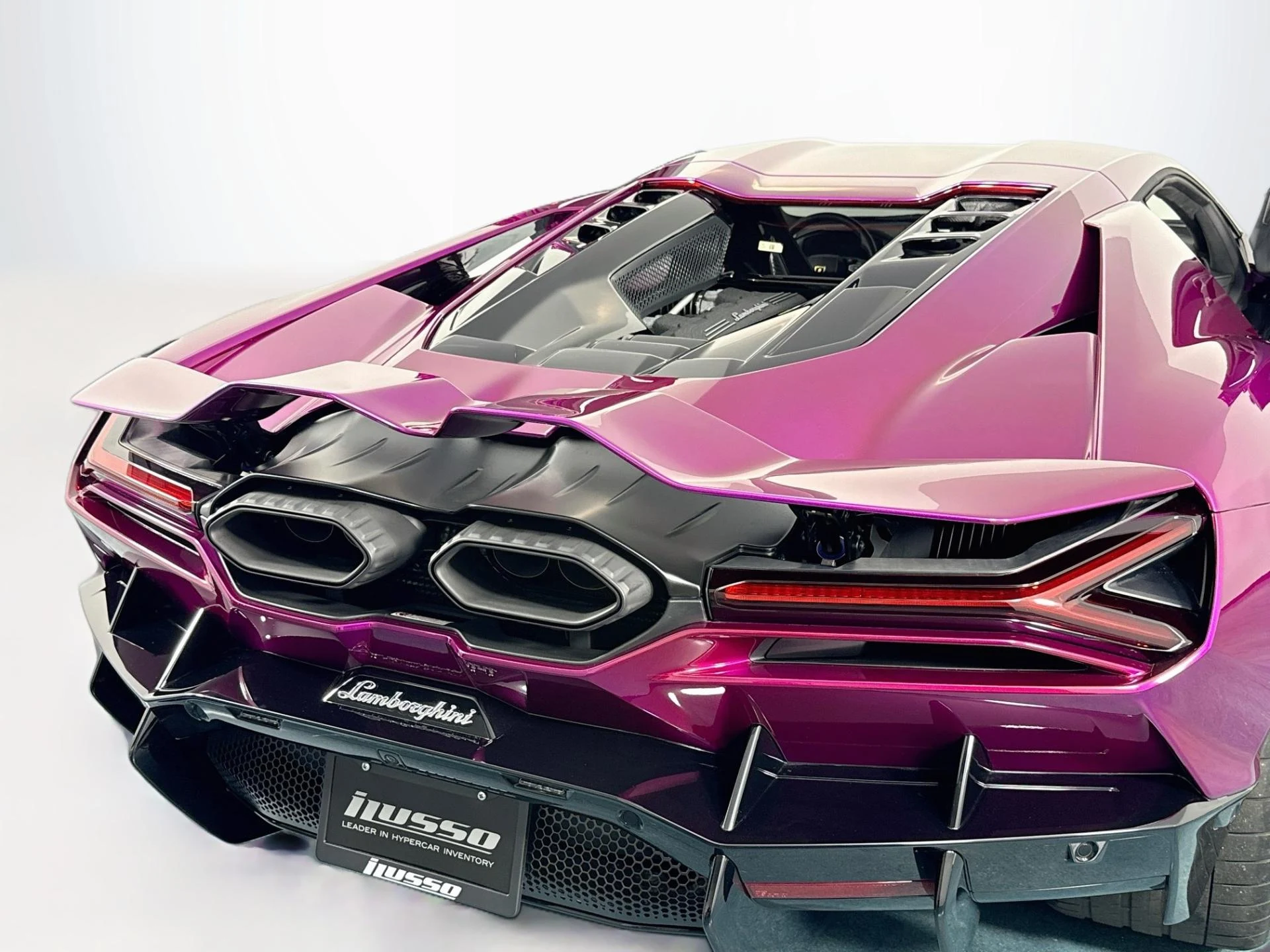 mph058_2316383144_Used_2024_Lamborghini_Revuelto_1787336737_abd2df263d