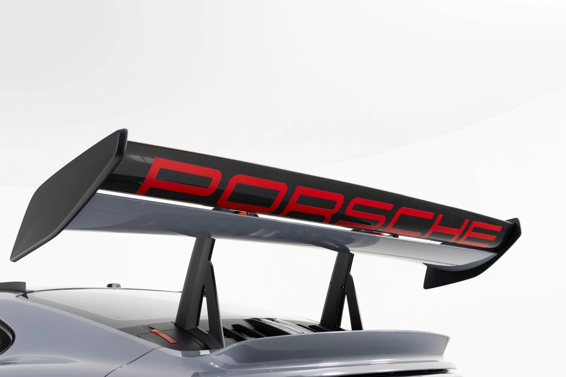 mph058_2325659215_Used_2024_Porsche_911_GT_3_RS_1759531921_f22e7a04f7