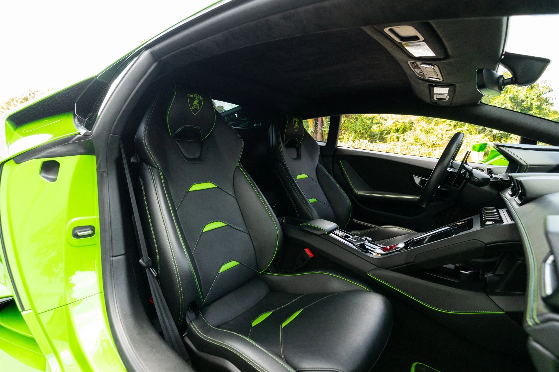 mph058_2340025762_Used_2020_Lamborghini_Huracan_EVO_1770872075_f190e64a98