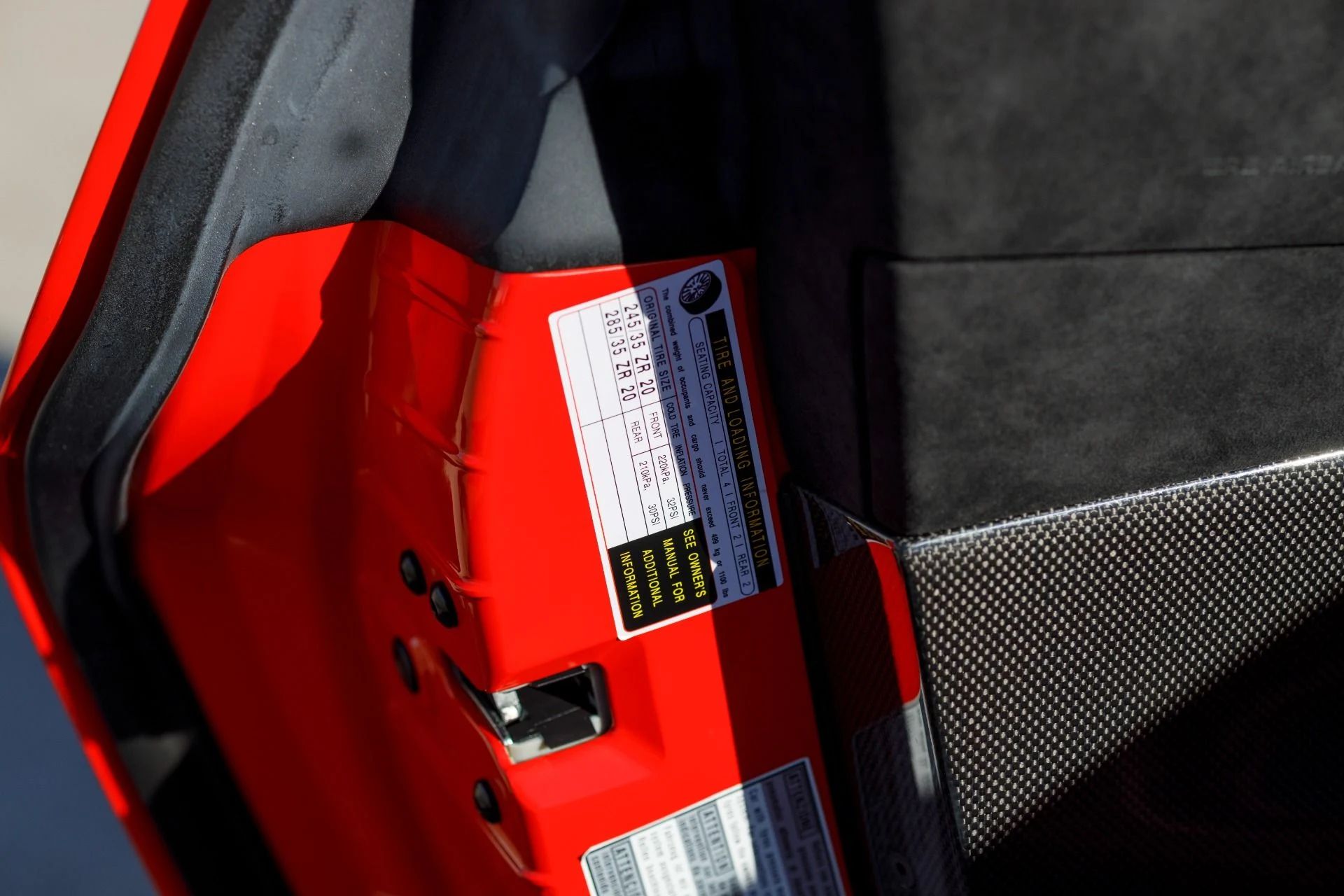 mph058_2343007794_Used_2020_Ferrari_488_Pista_1765914948_035457d973