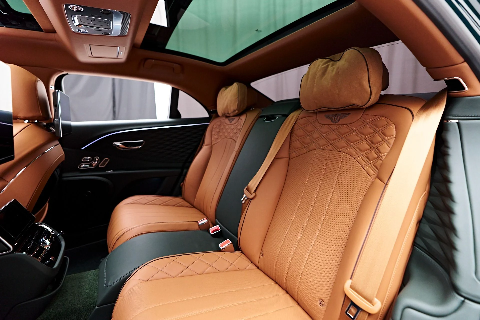 mph058_2381087809_Used_2024_Bentley_Flying_Spur_Mulliner_W12_1756173526_1e796ee456