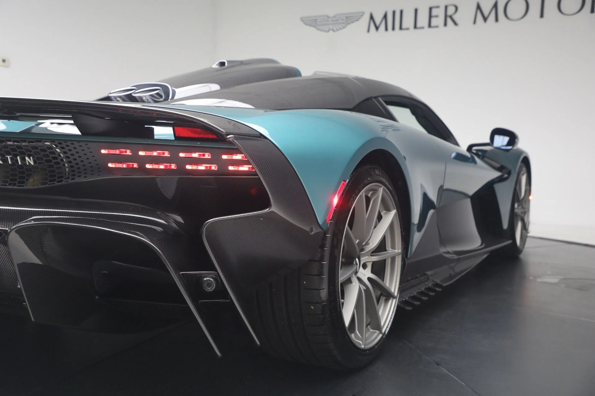 mph058_2385788313_New_2026_Aston_Martin_Valhalla_1779312617_8fe92c83d8