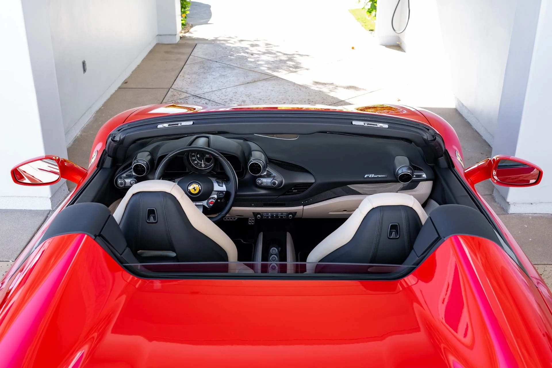 mph058_2404935773_Used_2022_Ferrari_F8_Spider_1791574017_1df915790b