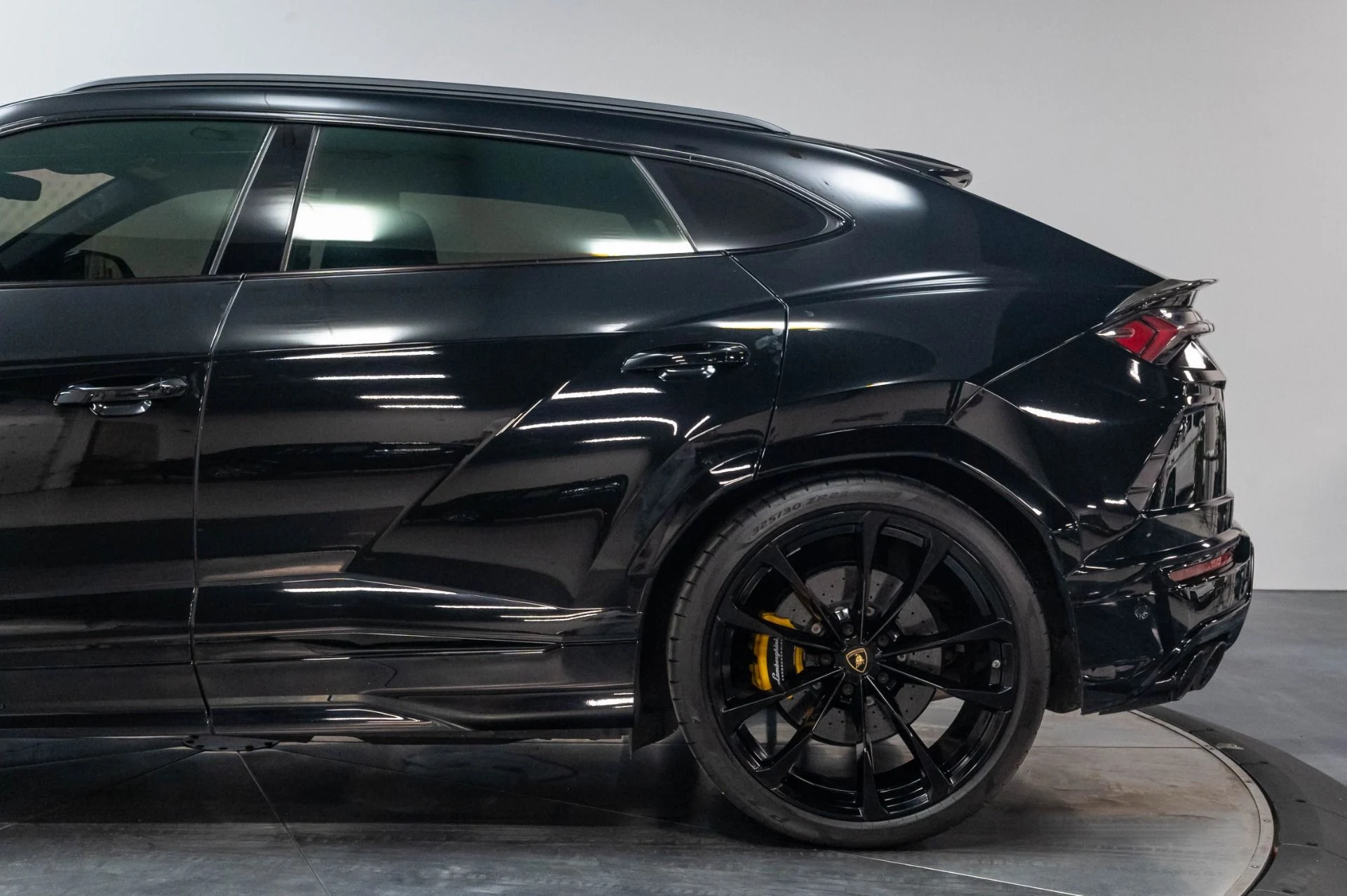 mph058_240587567_Used_2019_Lamborghini_Urus_1786985122_be6dbddc99