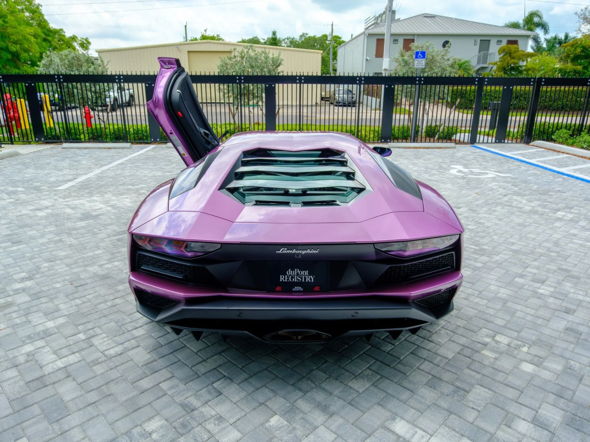 mph058_2437447438_Used_2018_Lamborghini_Aventador_S_1778520653_eff3da92b3