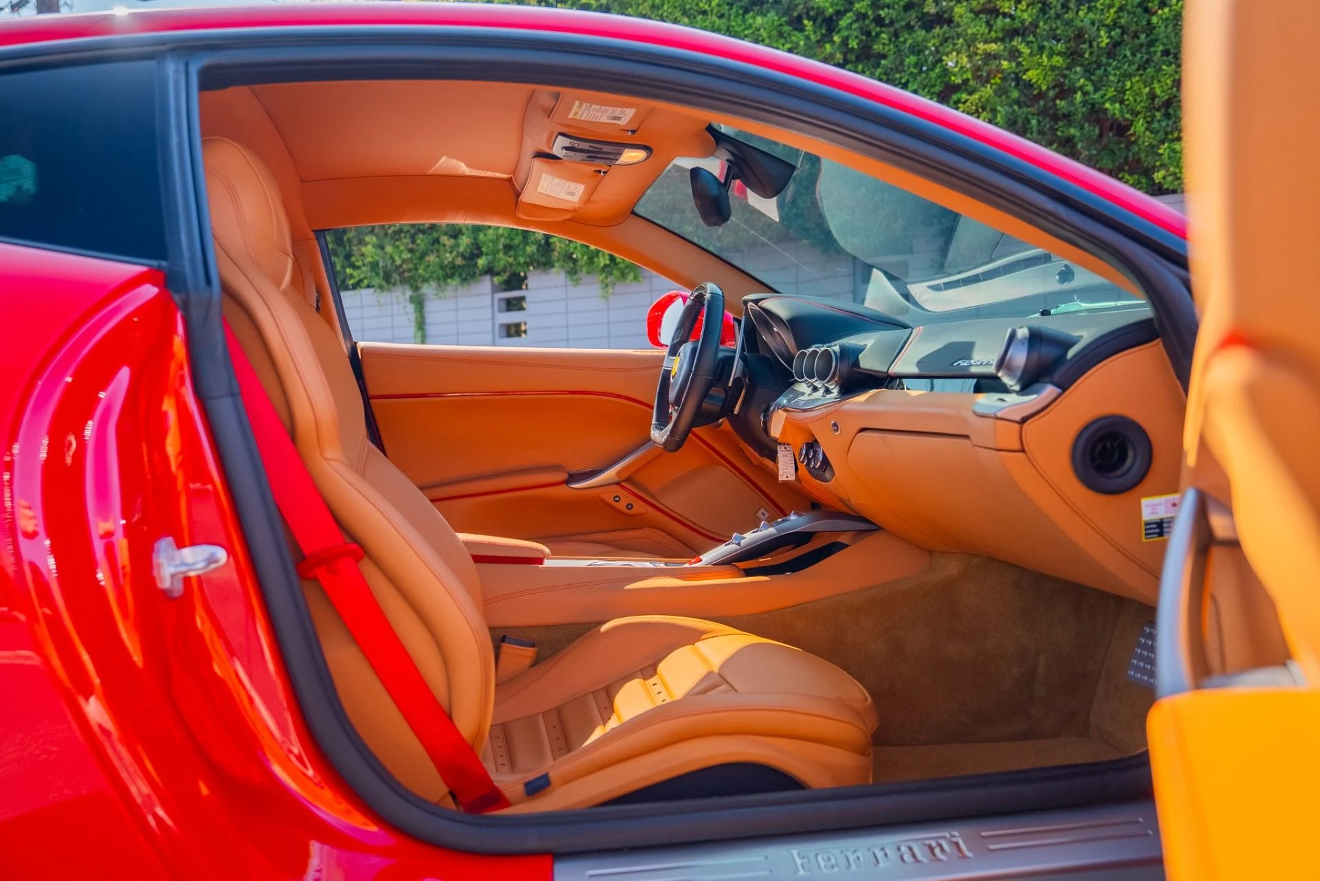 mph058_2457059418_Used_2017_Ferrari_F12berlinetta_1762288746_8d4e3cd475