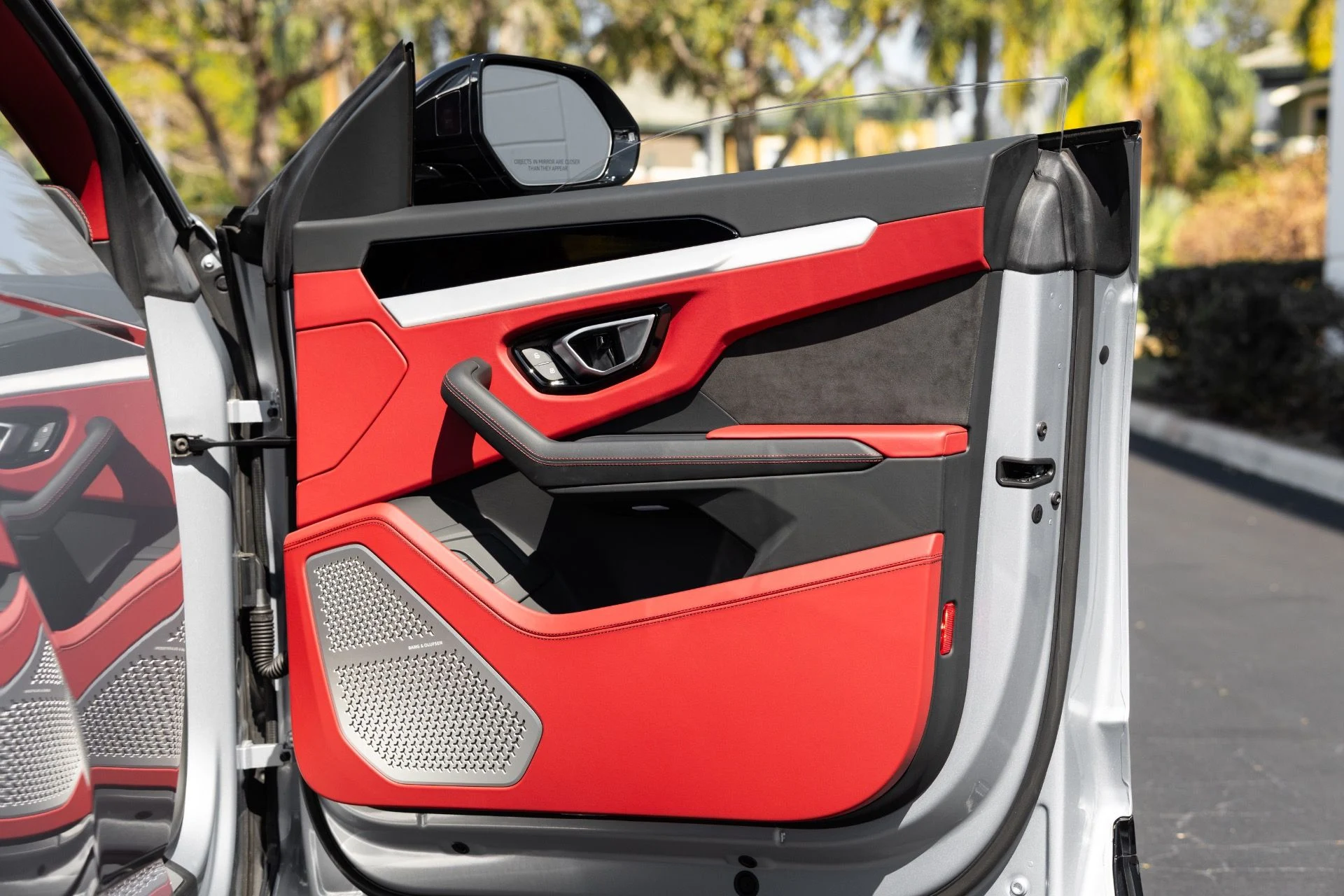 mph058_2472424959_Used_2022_Lamborghini_Urus_1770690392_18c033d957