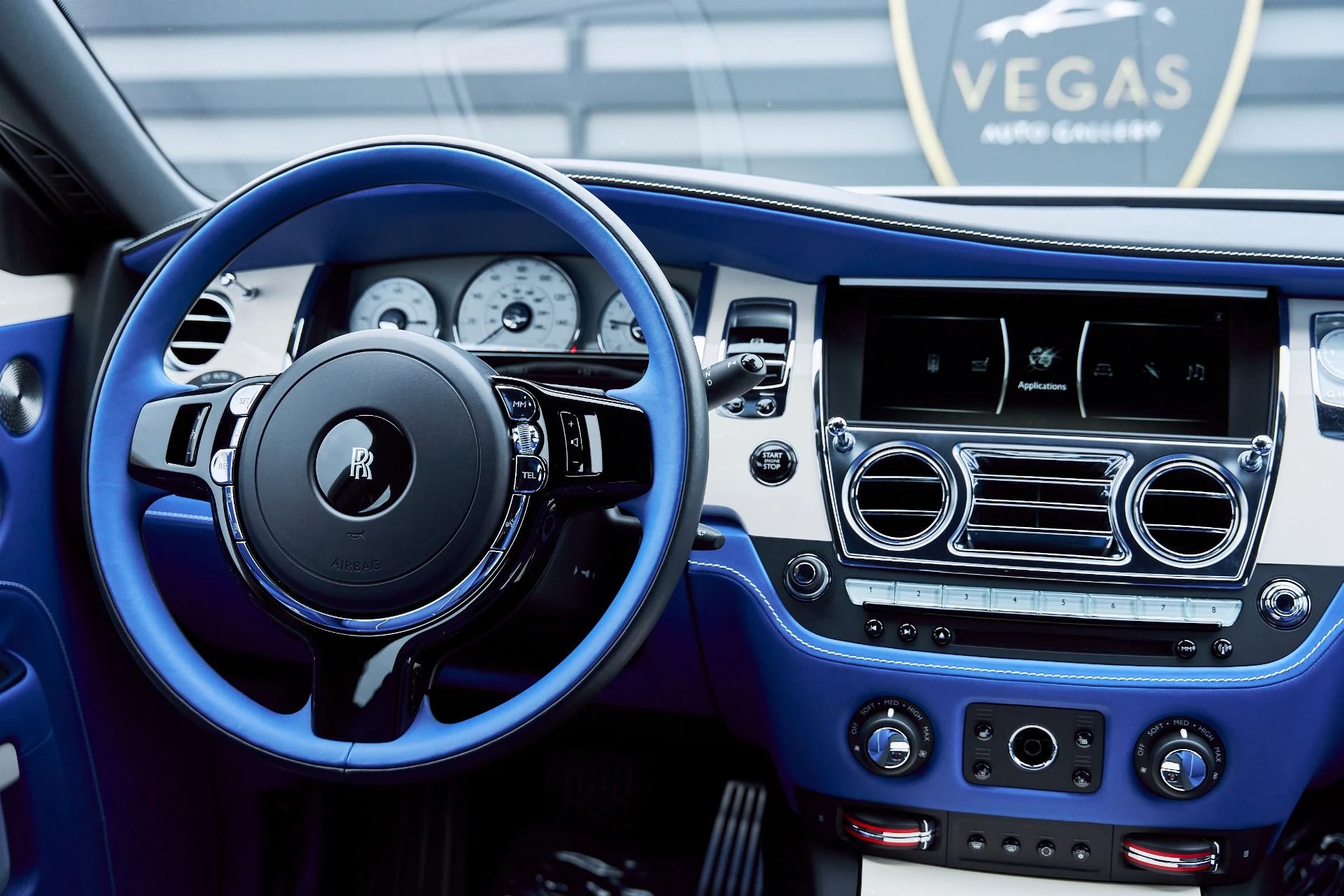 mph058_2527649428_Used_2019_Rolls_Royce_Ghost_Base_1767224353_1bcc745c0a