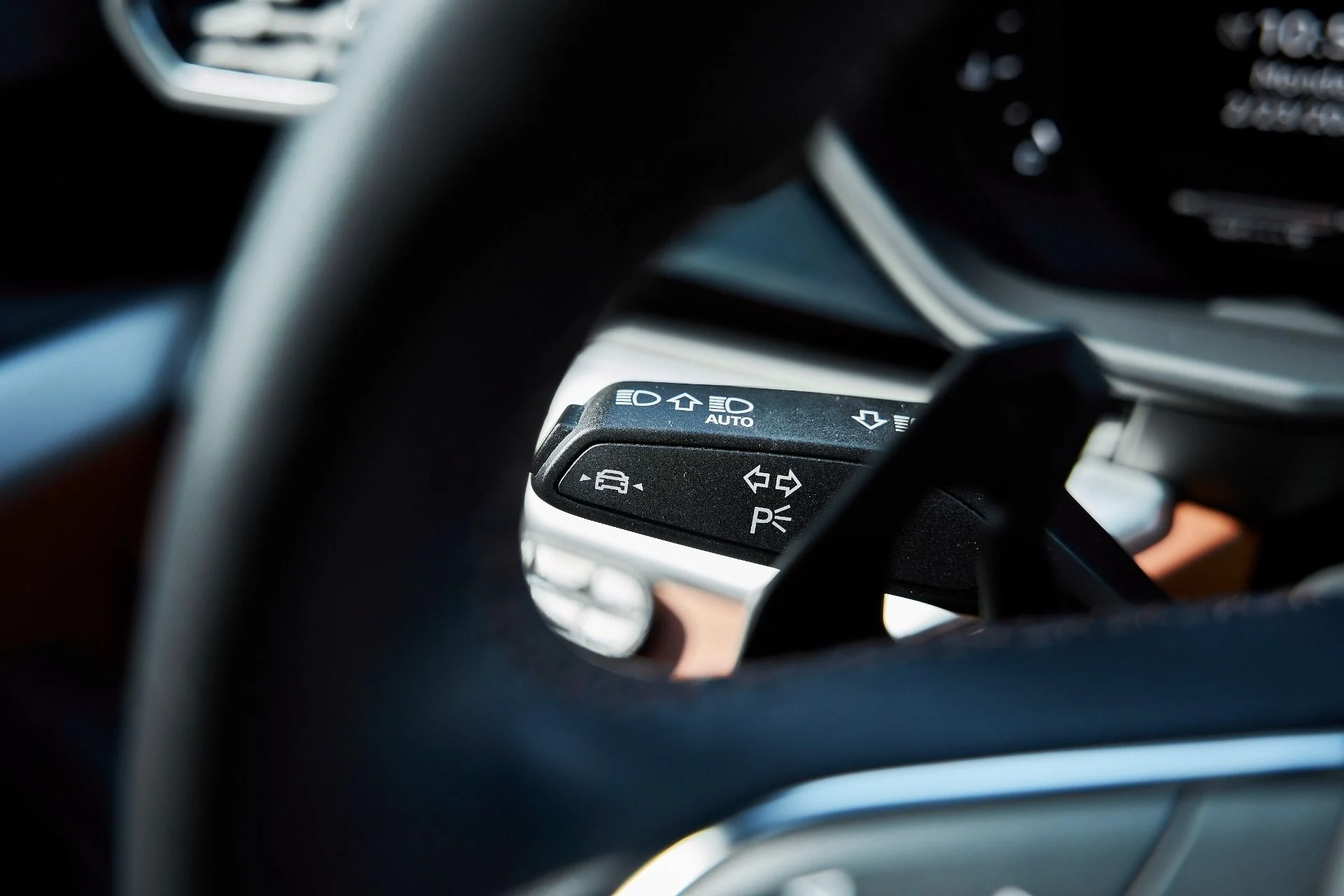 mph058_2531671754_Used_2023_Lamborghini_Urus_S_1771891323_b4fc7a526d