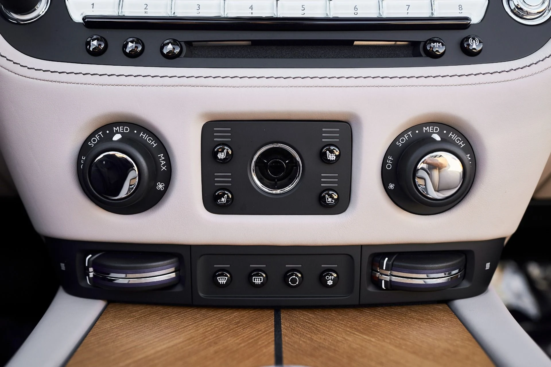 mph058_2538637676_Used_2020_Rolls_Royce_Dawn_Base_1762645867_b804529d55