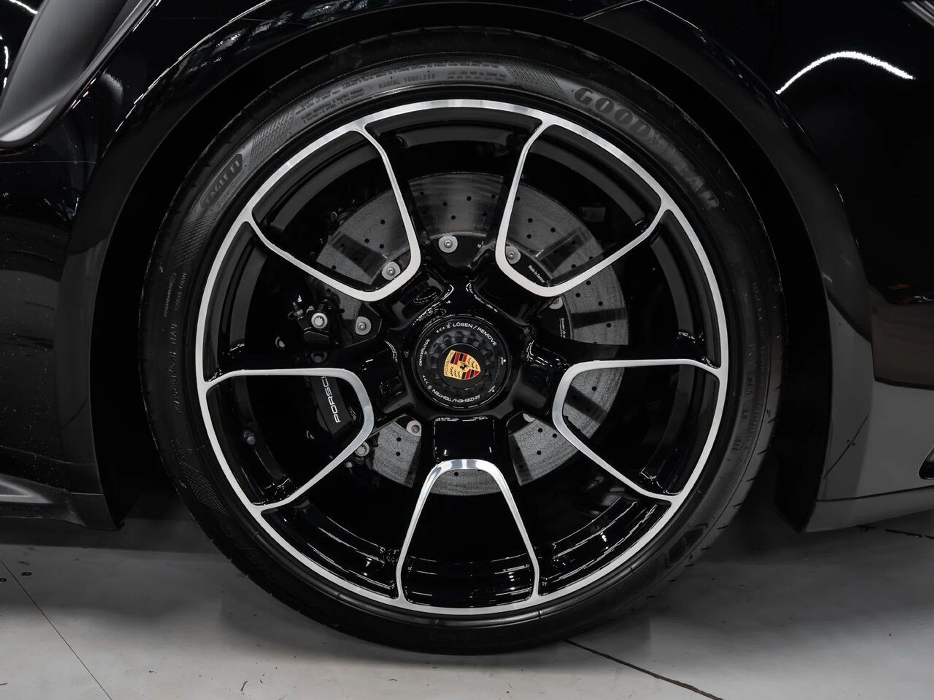 mph058_2568411989_porsche_911_2022_d450753f9b