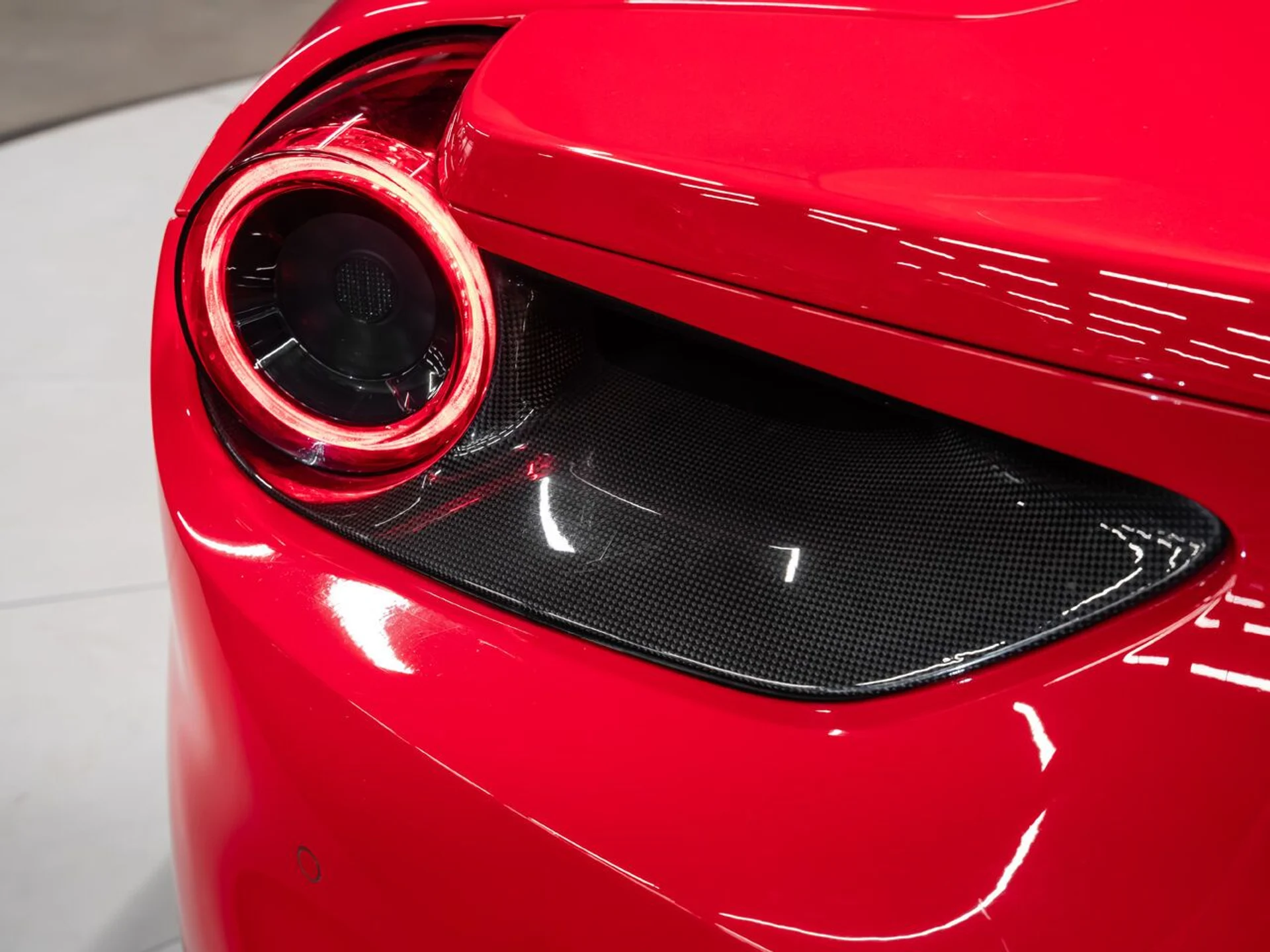 mph058_2572233303_ferrari_488_gtb_2017_9ef588fee7