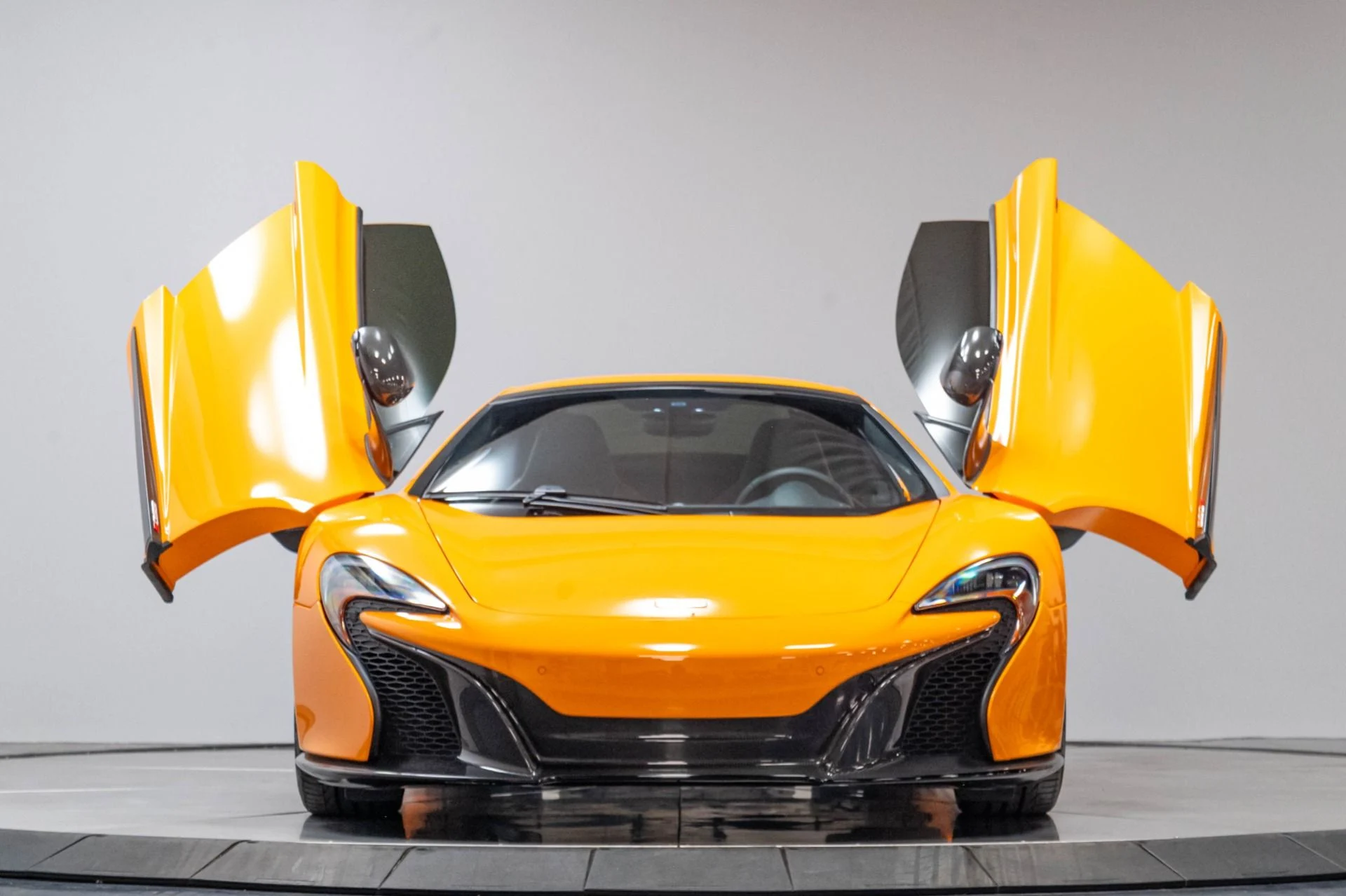 mph058_2575436926_Used_2015_Mc_Laren_650_S_Spider_1784647983_602009b370