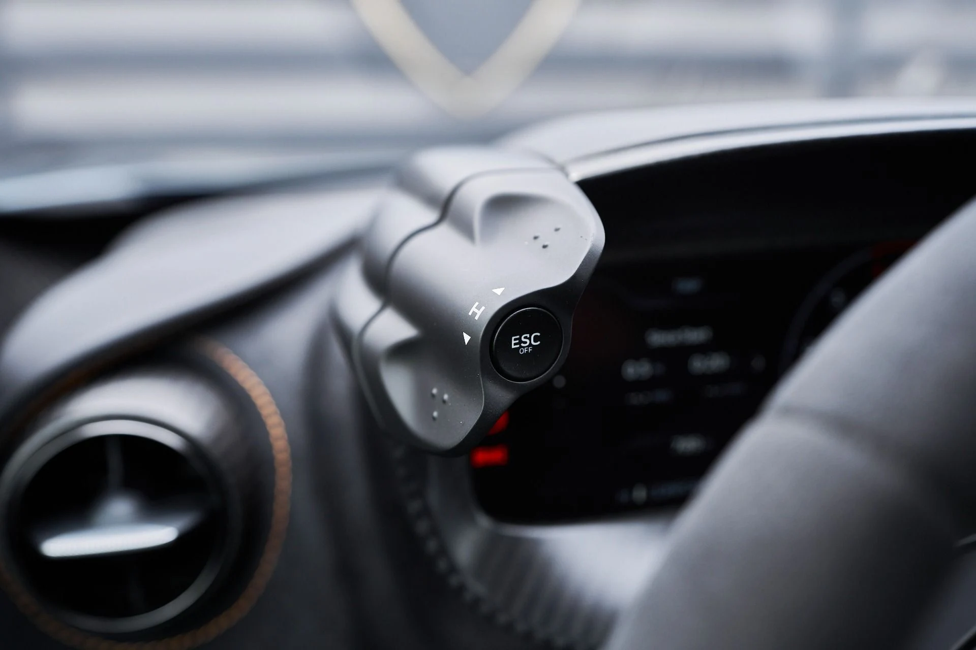 mph058_2579140948_Used_2024_Mc_Laren_750_S_1762992892_c332e11599