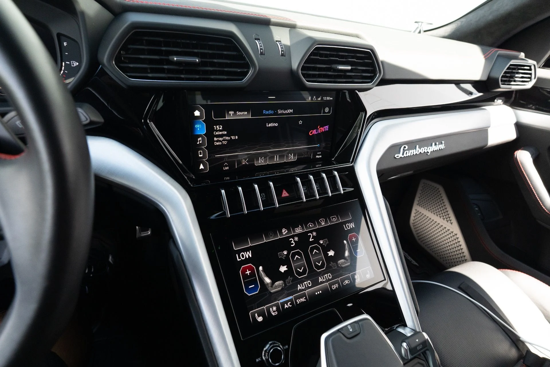 mph058_2594000118_Used_2020_Lamborghini_Urus_1758836559_37472fa3cb