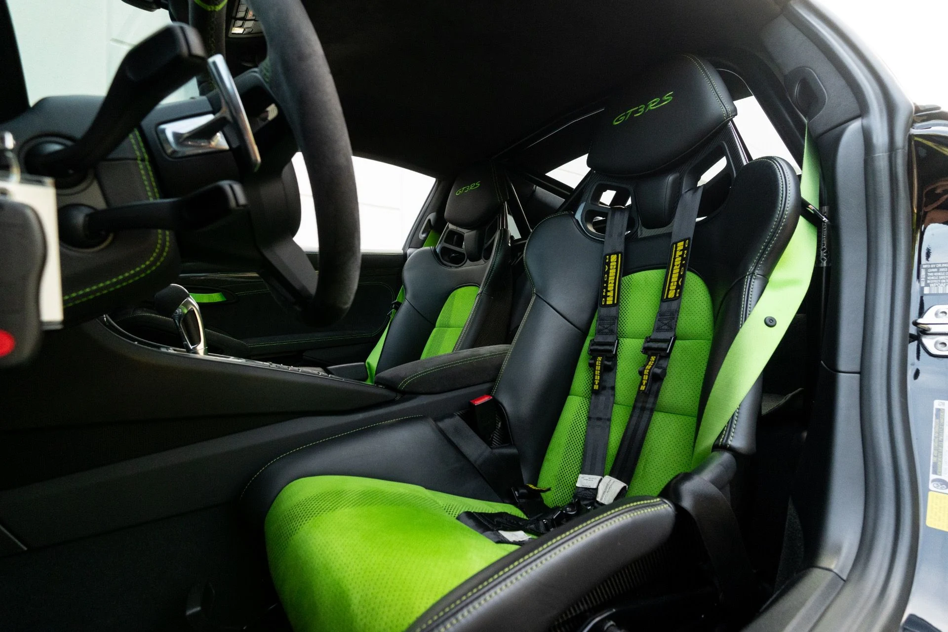 mph058_2621768071_Used_2019_Porsche_911_GT_3_RS_1765832694_e92472cb5a