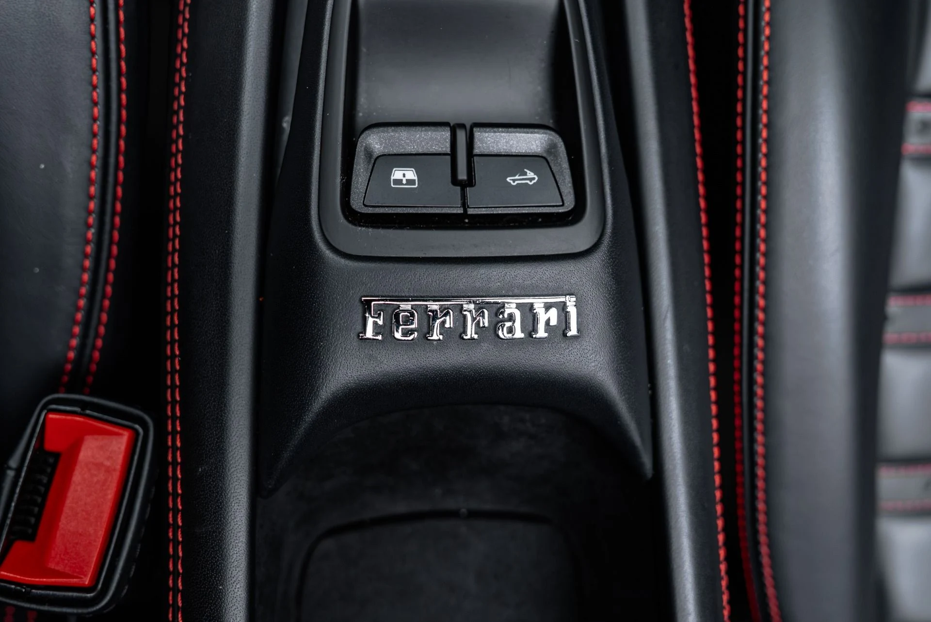 mph058_2628837596_Used_2022_Ferrari_F8_Spider_1785267101_62a8cdb720